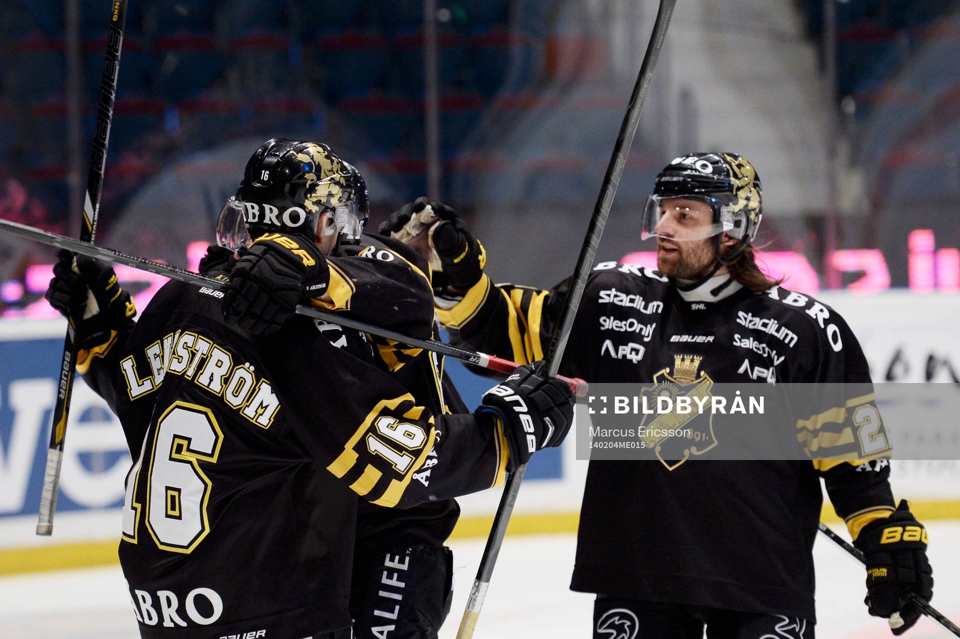 s Victor Ahlström jublar
