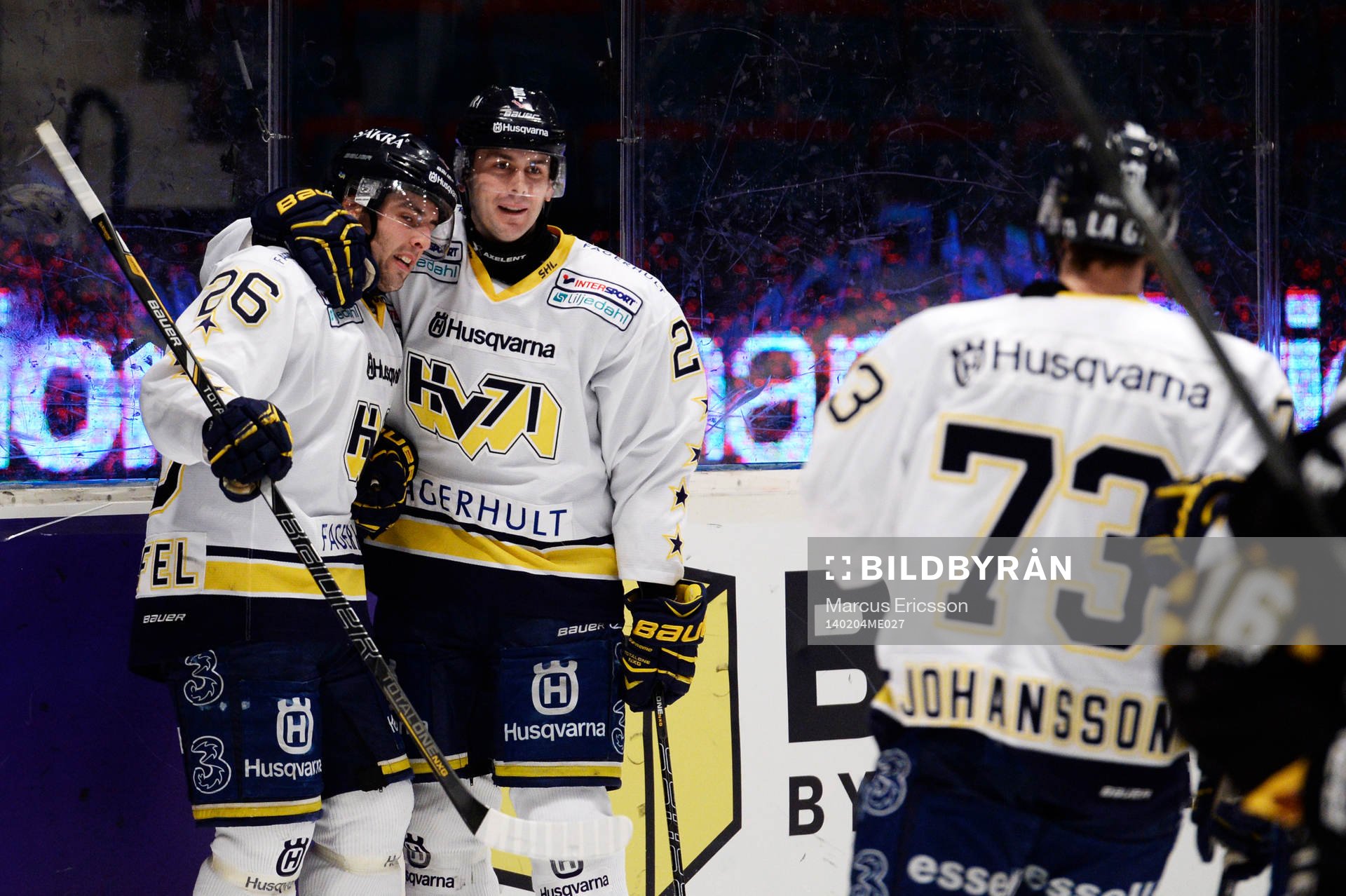 s Riley Holzapfel och Eric Christensen jublar