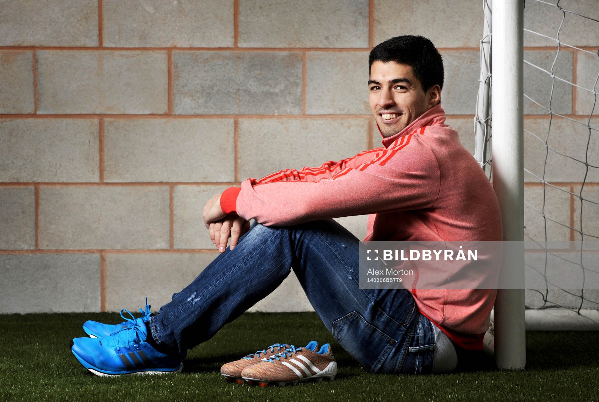 Fotboll, Luis Suarez, Adidas: Football - Luis Suarez New Adidas Football Boot Launch Introducing the worldís first knitted football boot, the adidas Samba primeknit football boots Luis Suarez launches the new adidas Samba primeknit football boot ñ Introducing the worldís first knitted football boot