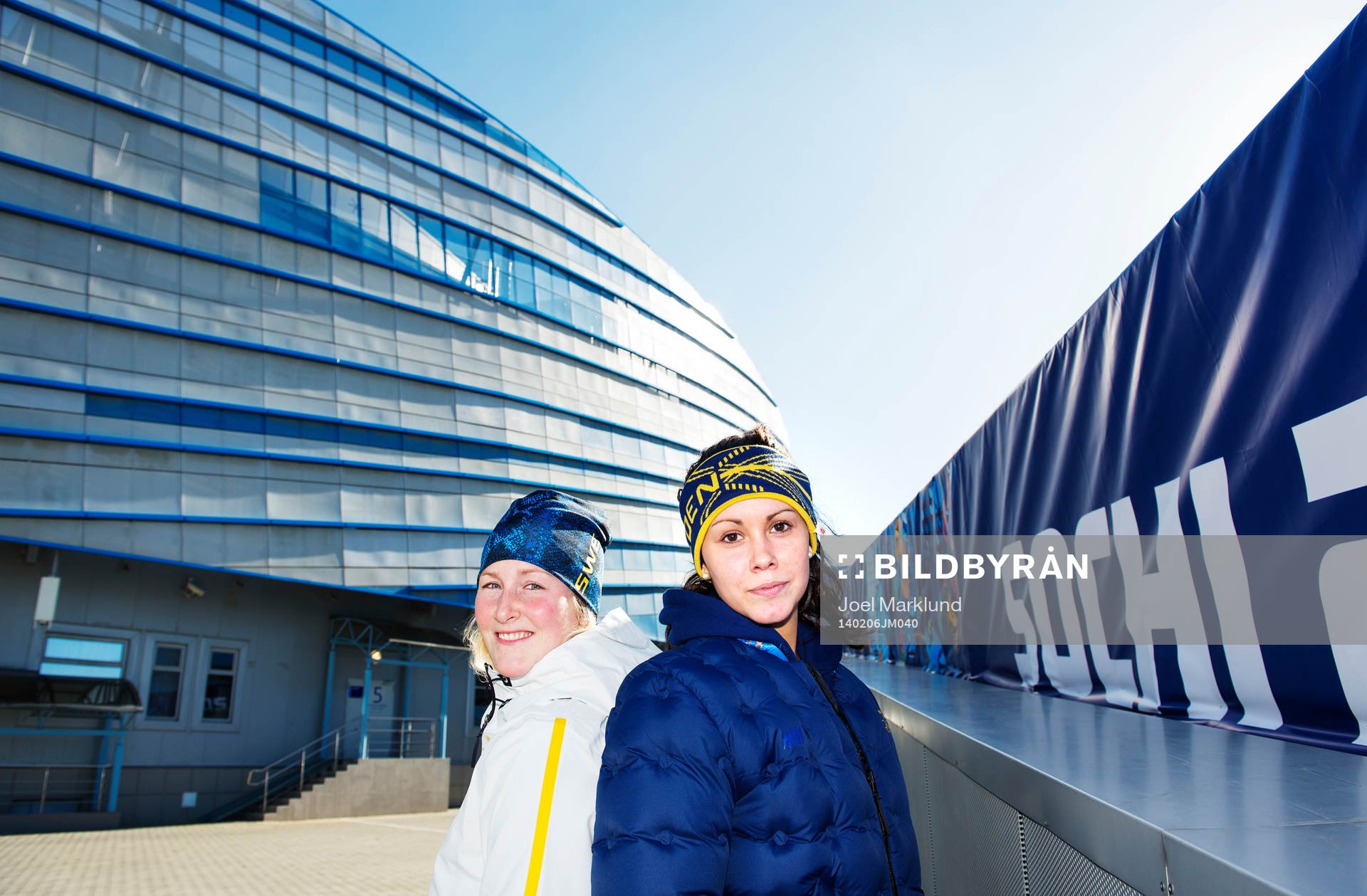 Sveriges målvakter Kim Martin Hasson och Valentina Wallner