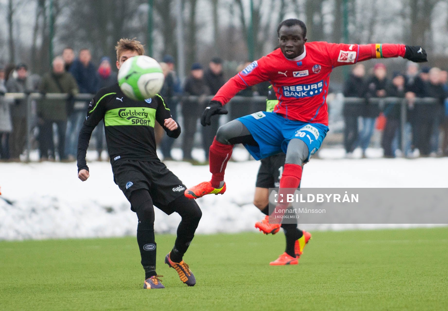 Helsingborgs Emmanuel Boateng i glasögon i