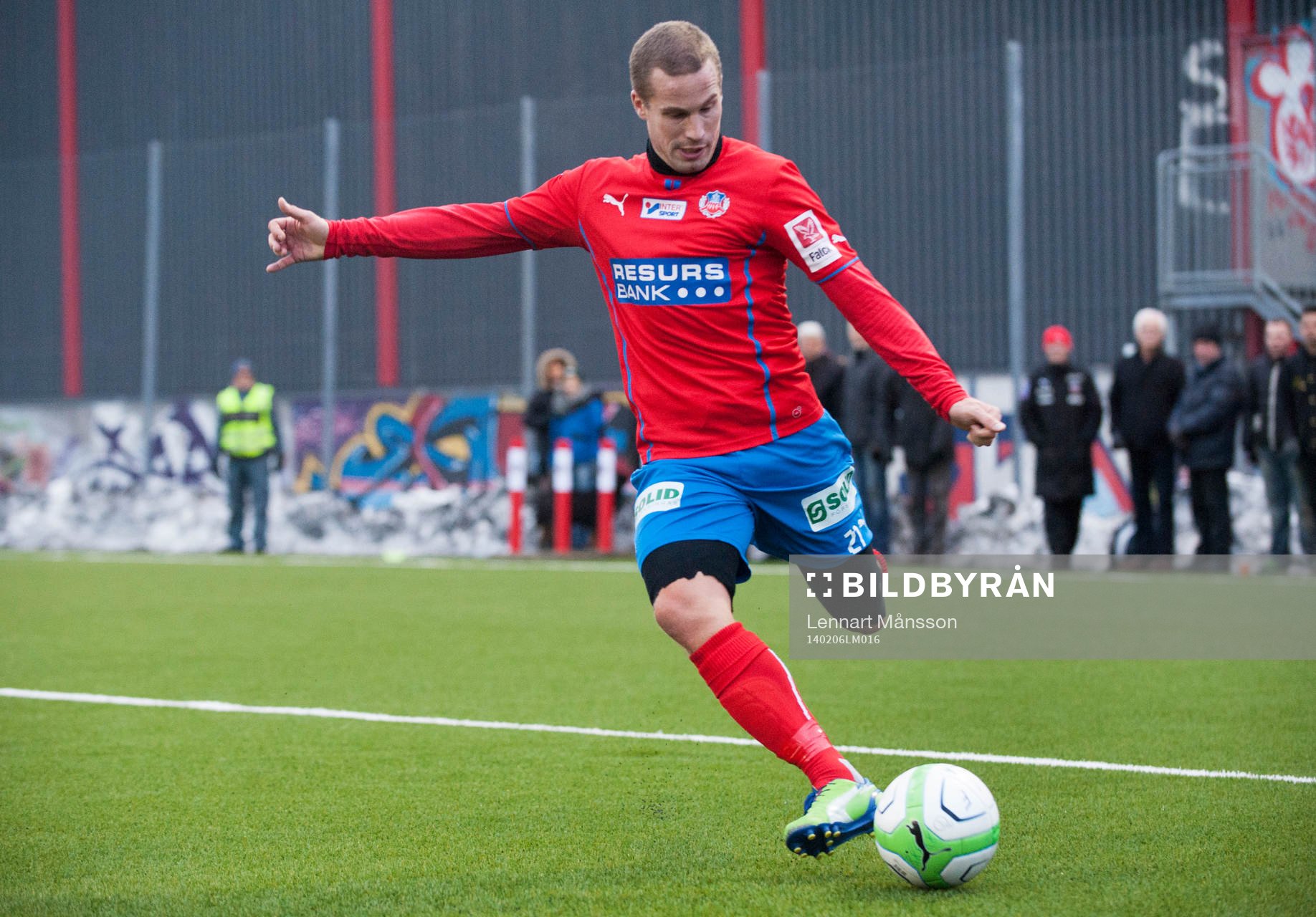 Helsingborgs Christoffer Andersson i glasögon i