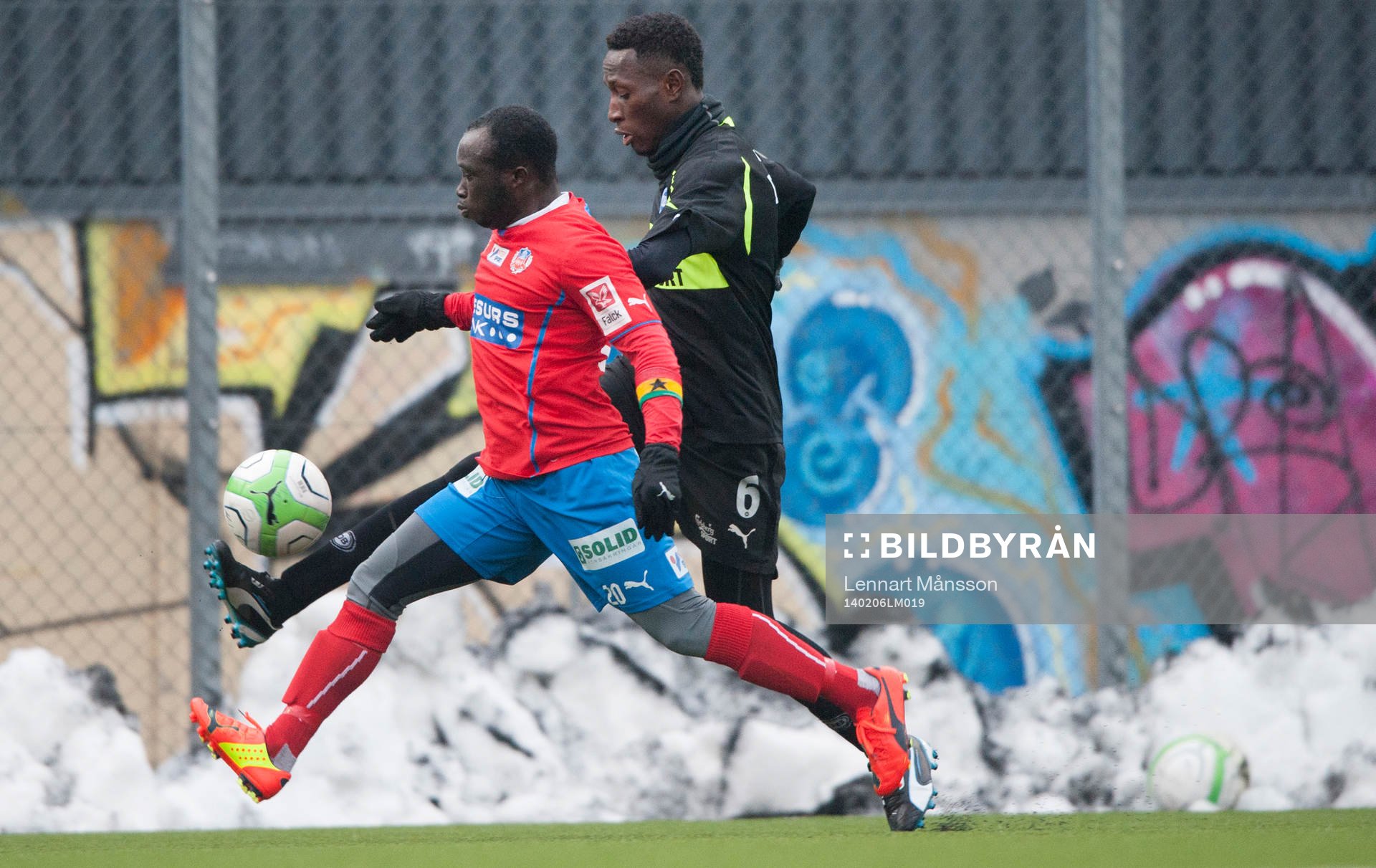 Helsingborgs Emmanuel Boateng i glasögon i