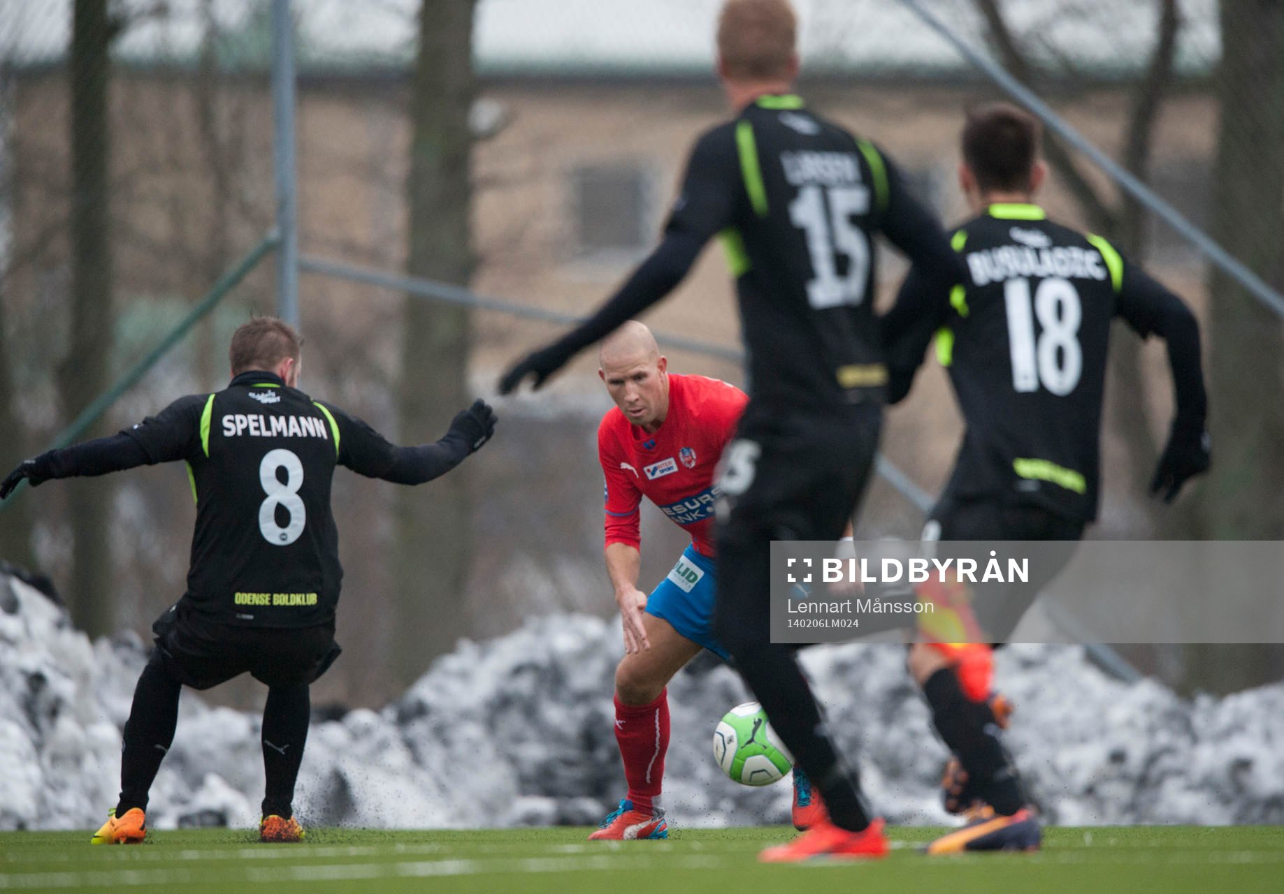 Helsingborgs Mattias Lindström i glasögon i