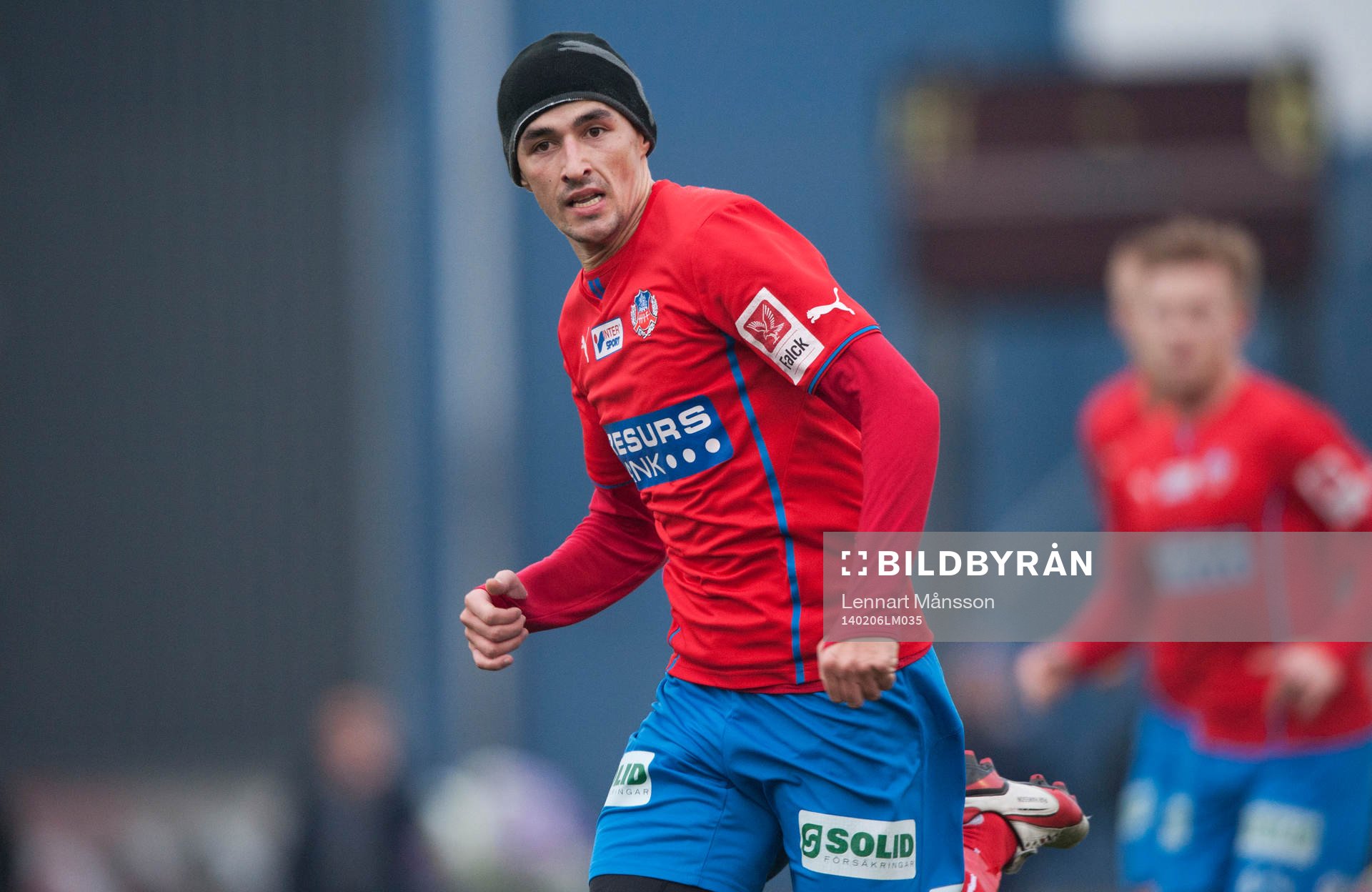 Helsingborgs Loret Sadiku och Daniel Svensson i