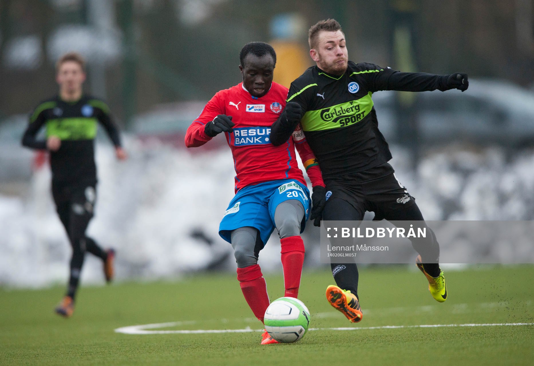 Helsinborgs Emmanuel Boateng tacklas omkull i
