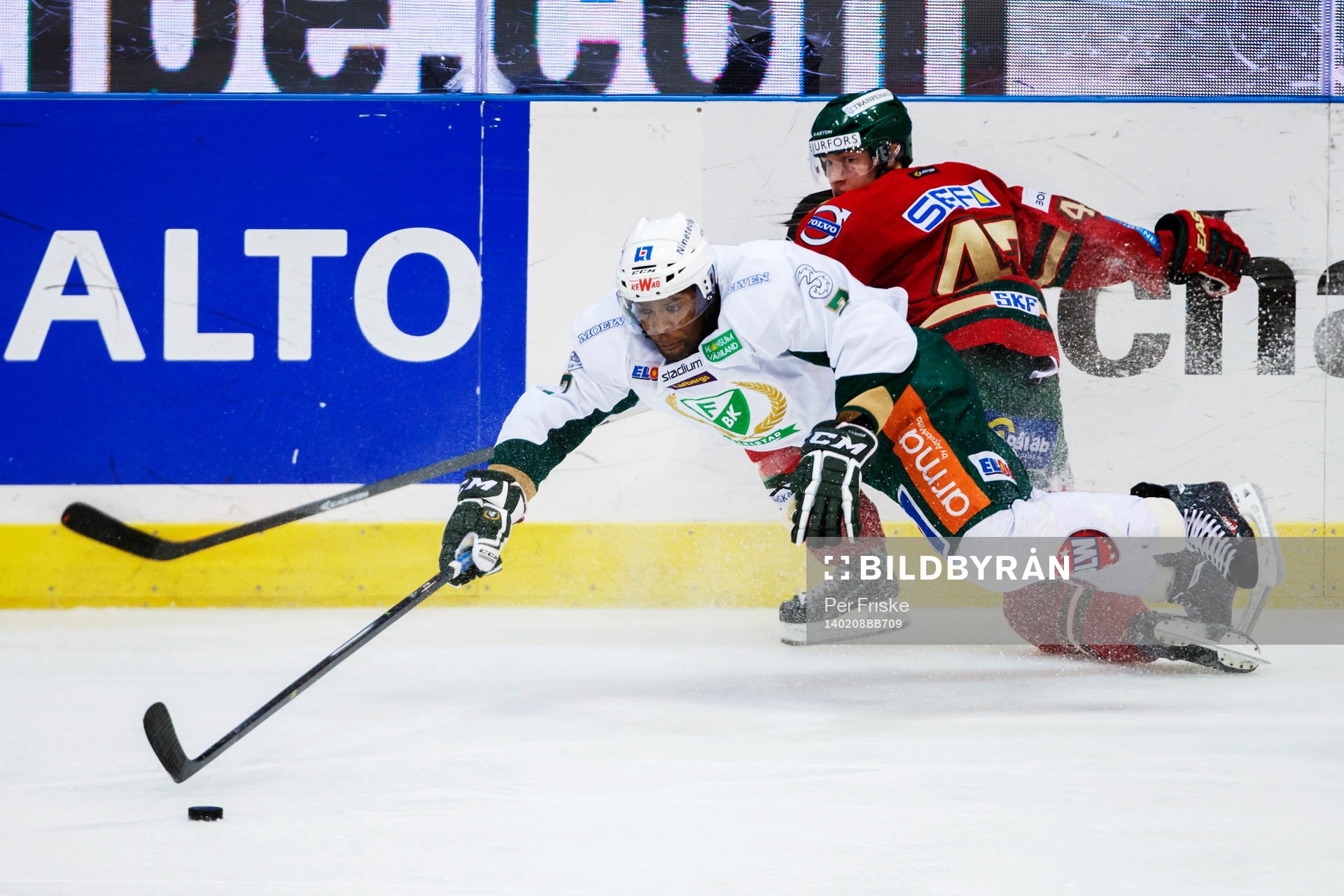 Frölundas Tom Nilsson och Färjestads Shawn Belle