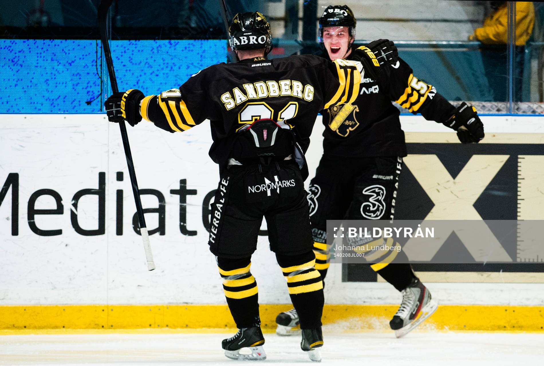 s Dennis Nordström jublar