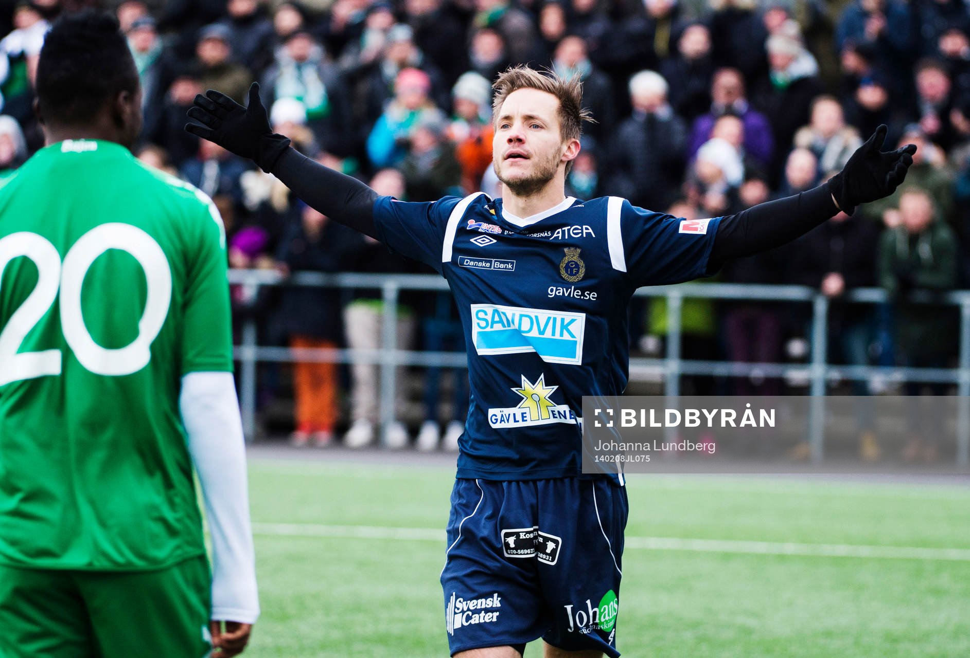 Gefles Anders Wikström slår ut med armarna