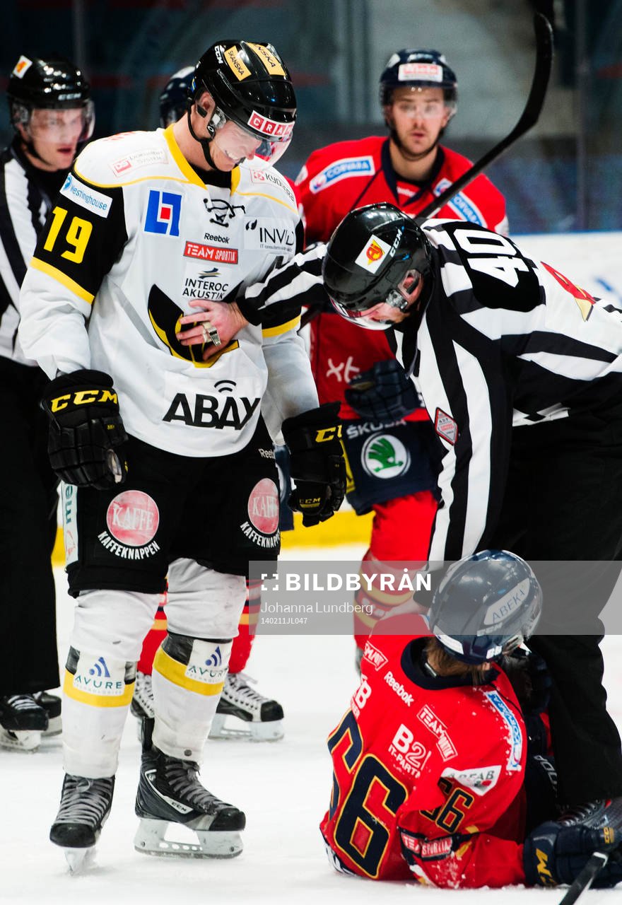 Västerås Andreas Lindh  skrattar medans han pratar med