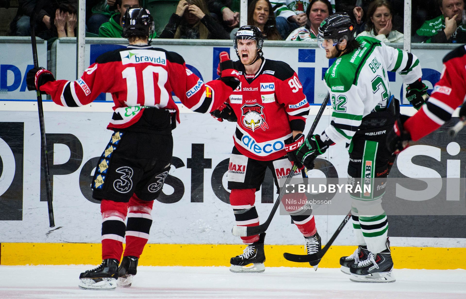 Malmö Redhawks Robin Alvarez och Mattias Persson jublar