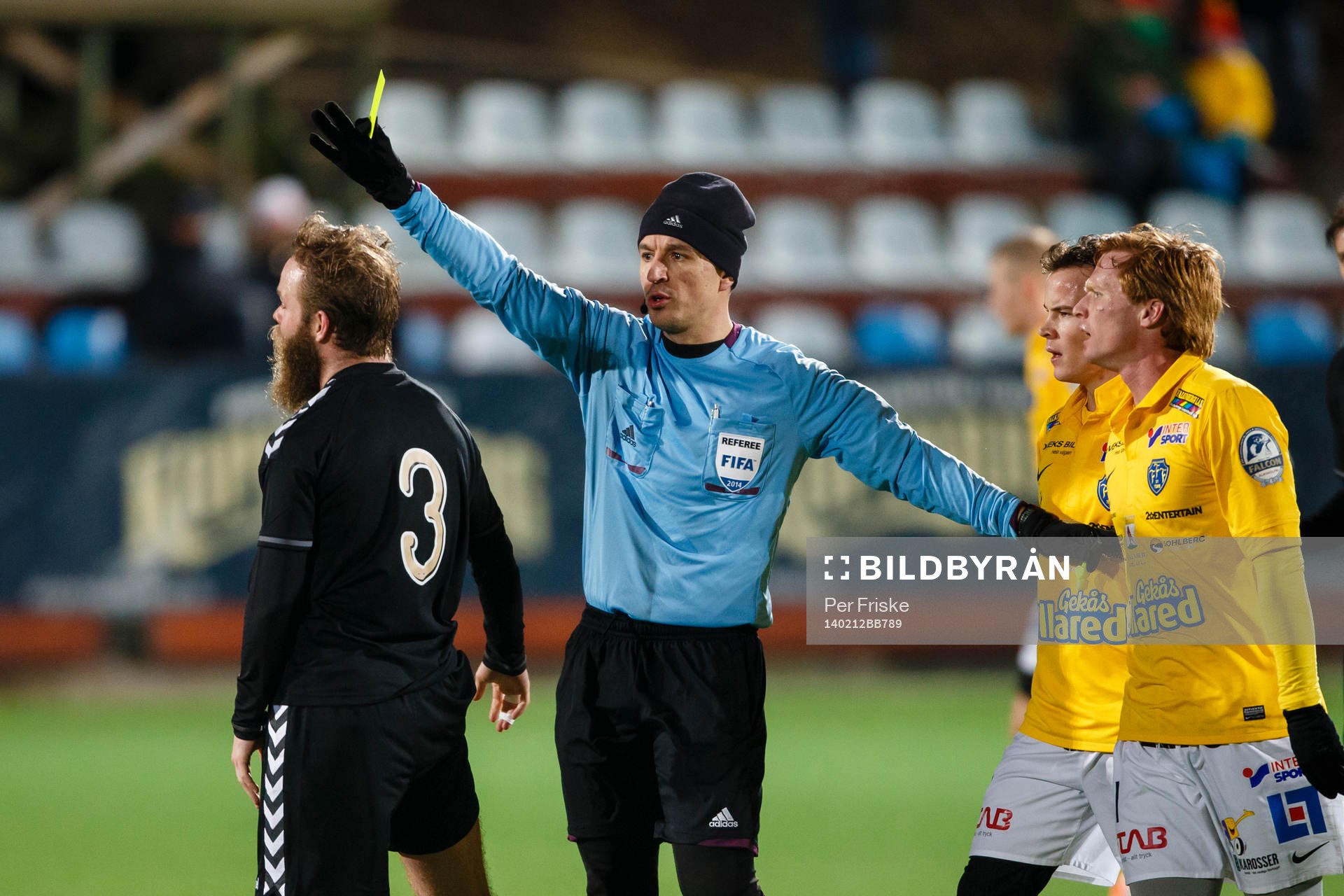 Gais Asgeir Börkur Asgeirsson får gult kort