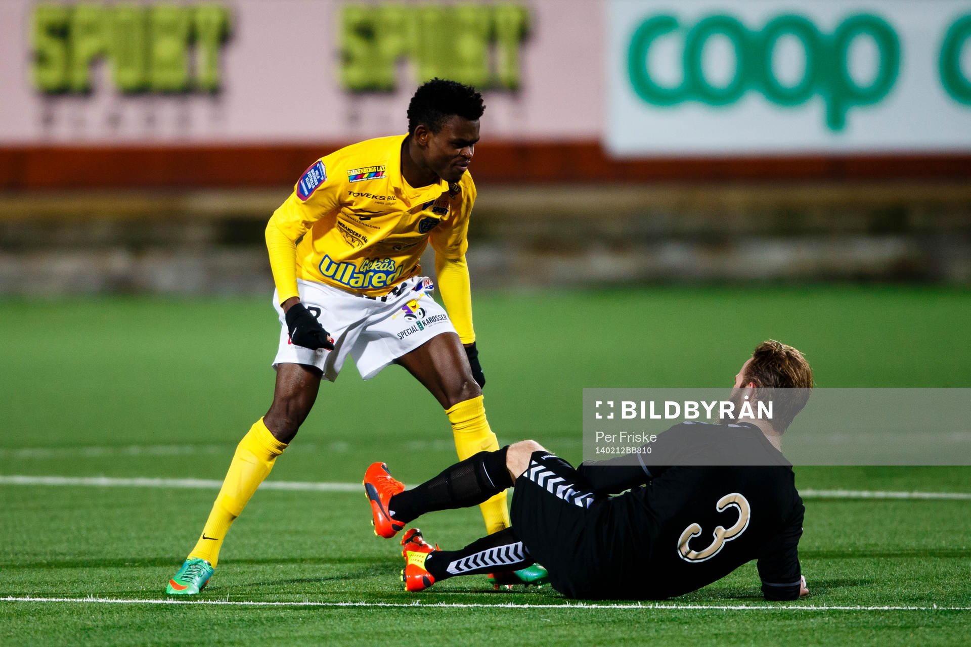 Falkenbergs Godsway Donyoh reagerar på Gais Asgeir Börkur