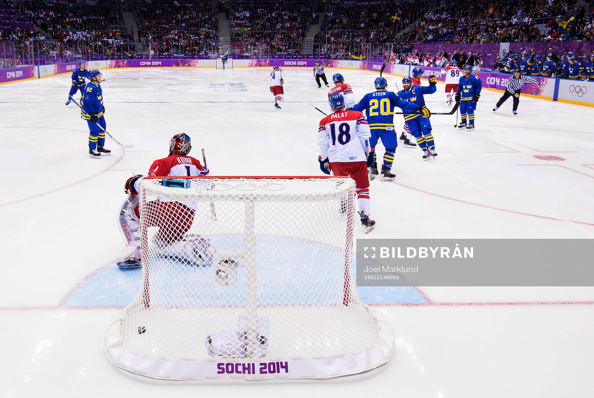 Sveriges Alexander Steen och Henrik Zetterberg jublar