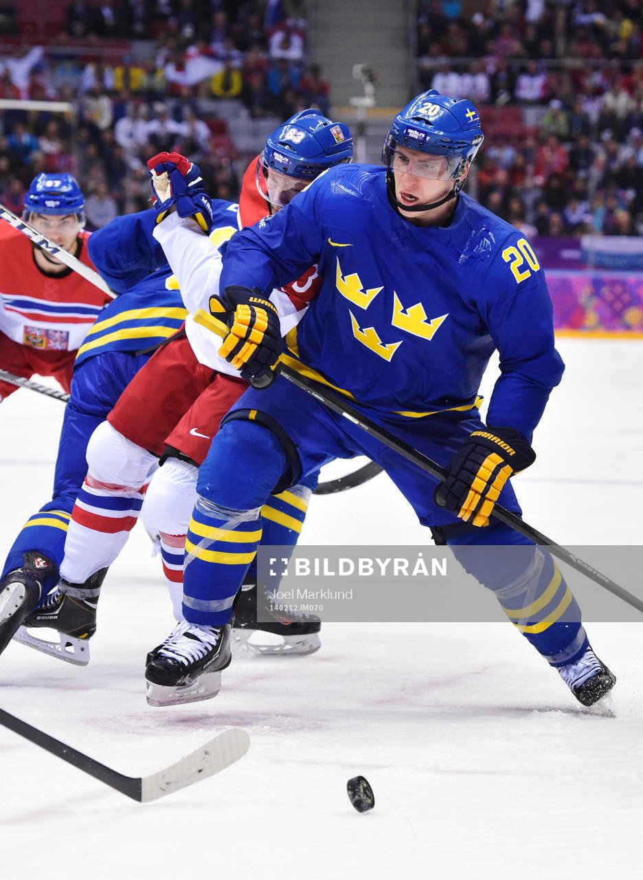 Tjeckiens Ales Hemsky i en närkamp med Sveriges Alexander