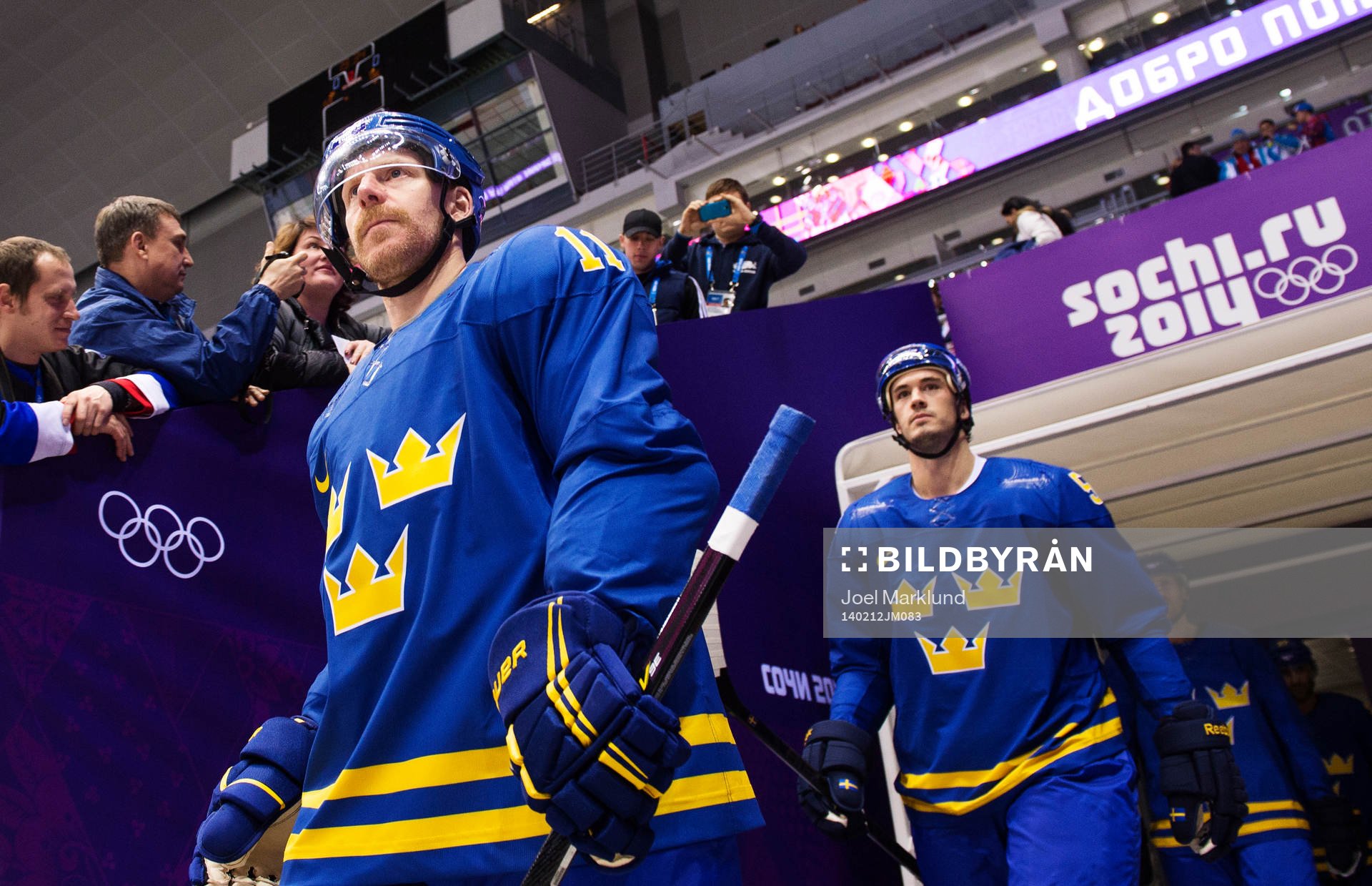 Sveriges Daniel Alfredsson och Jonathan Ericsson på väg
