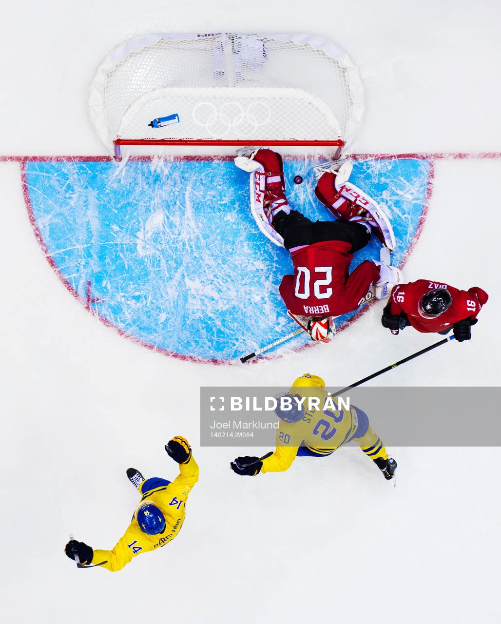 Sveriges Patrik Berglund och Alexander Steen jublar