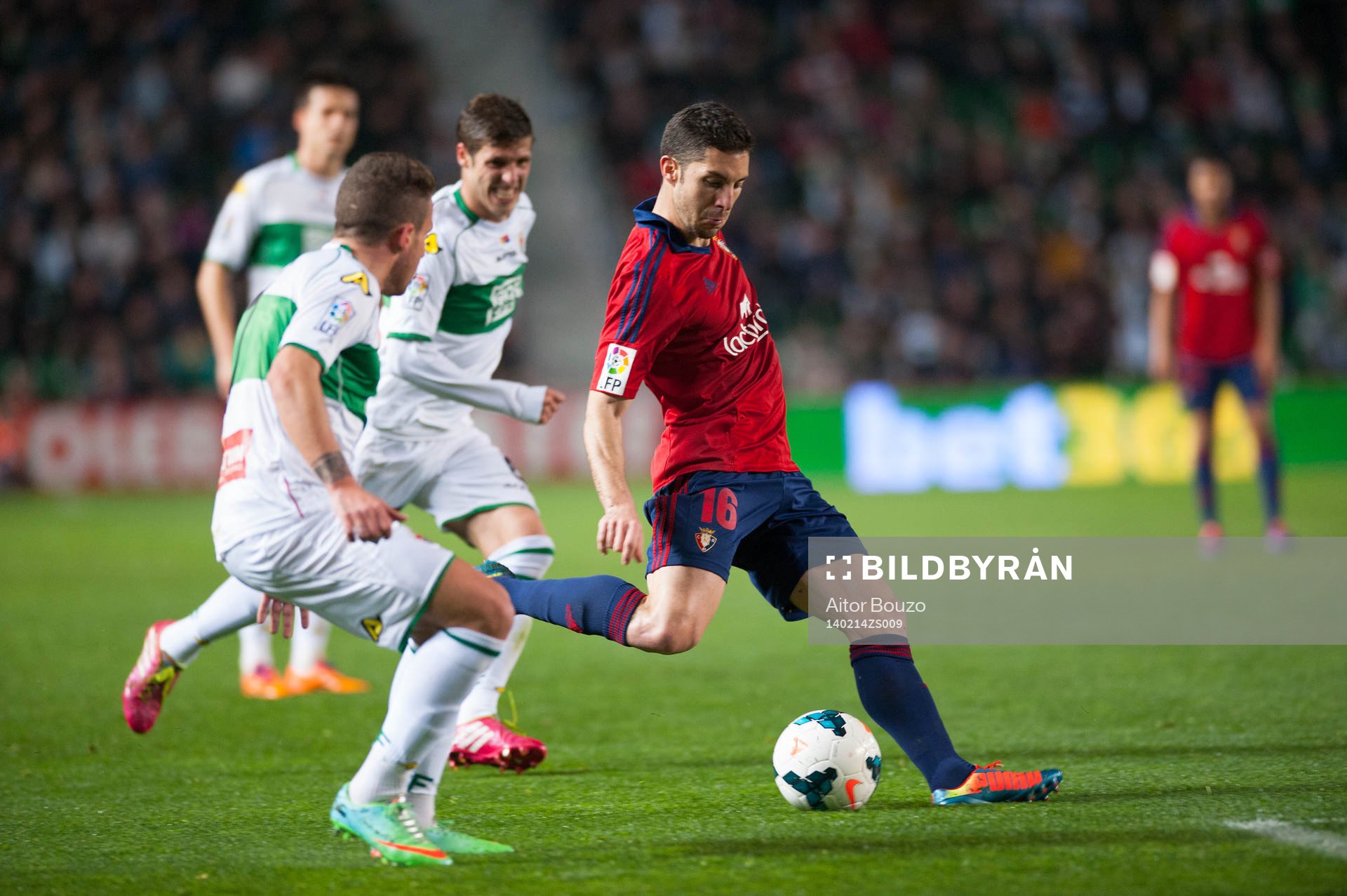 ELCHE, ESPANA - 14 DE FEBRERO: Alvaro Cejudo realiza un