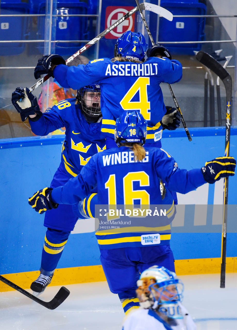 Sveriges Anna Borgqvist jublar med lagkamrater