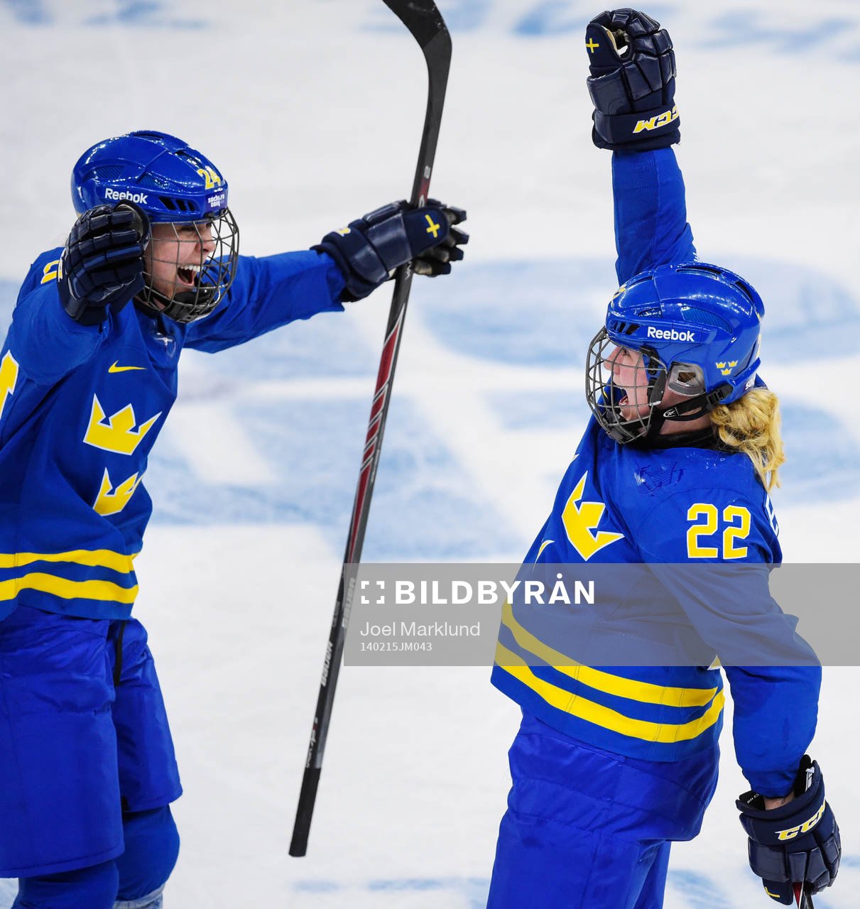 Sveriges Erika Grahm och Emma Eliasson jublar