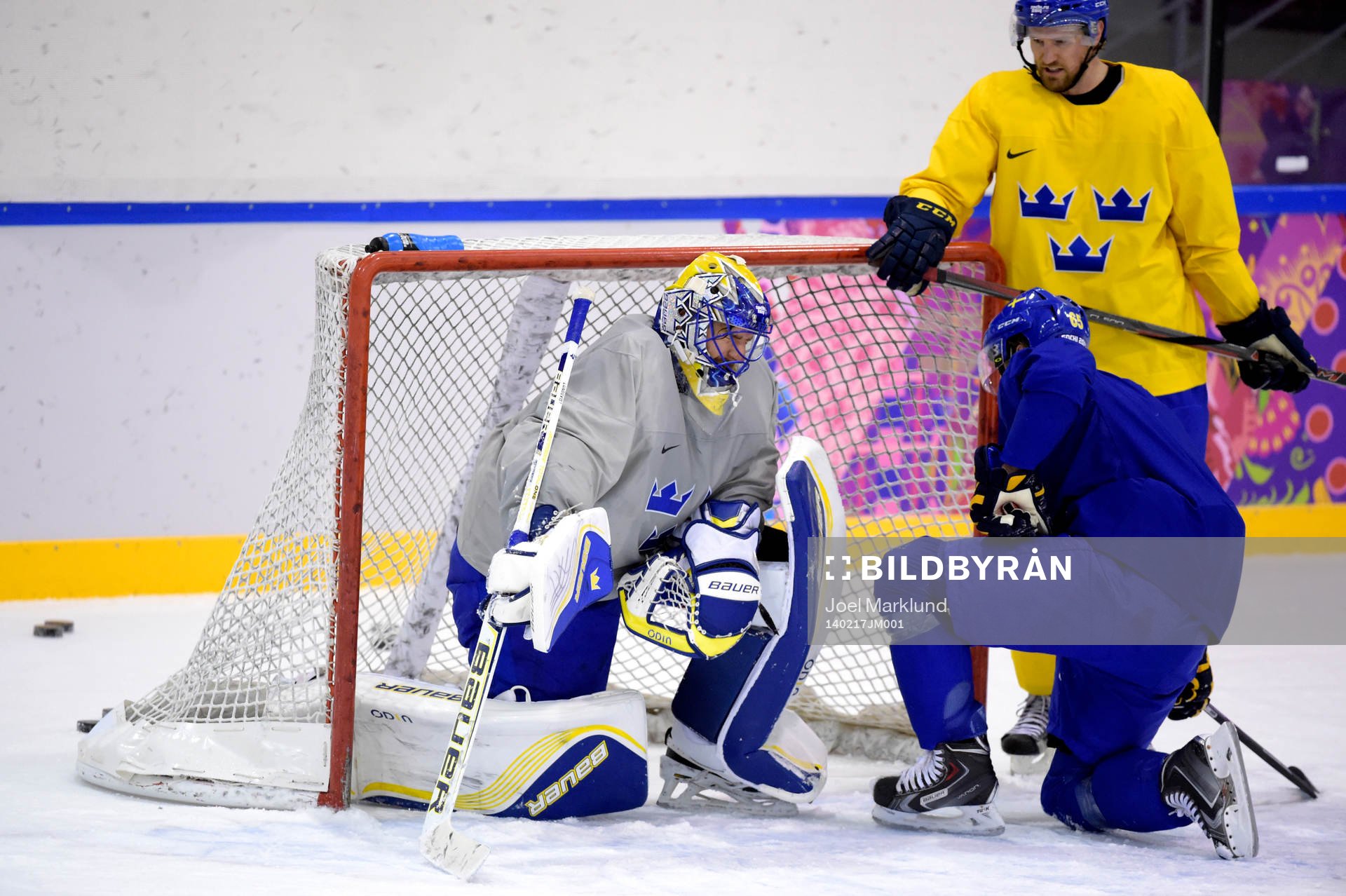 Sveriges målvakt Henrik Lundqvist reagerar
