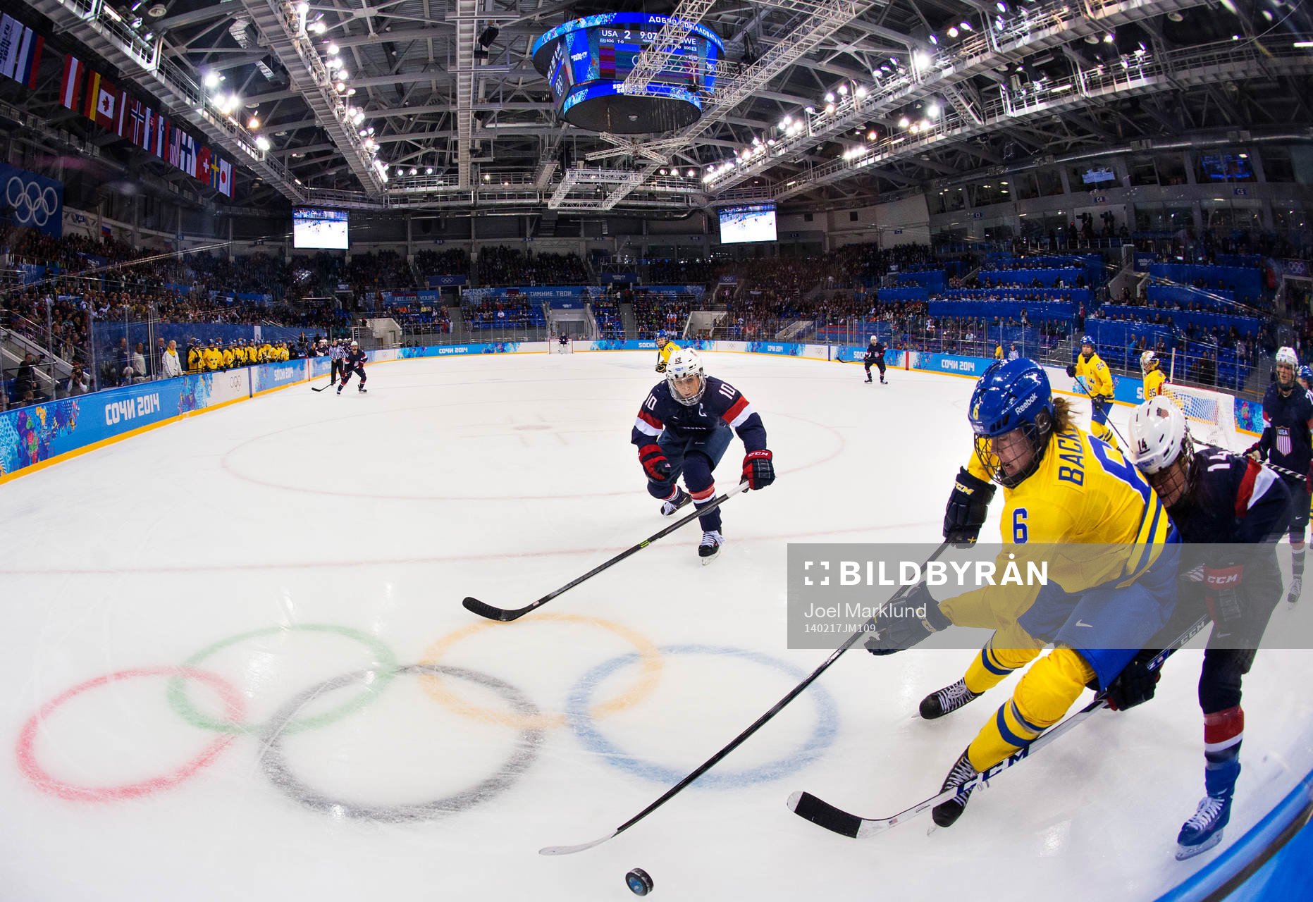 s Meghan Duggan och Brianna Decker utmanar Sveriges Lina