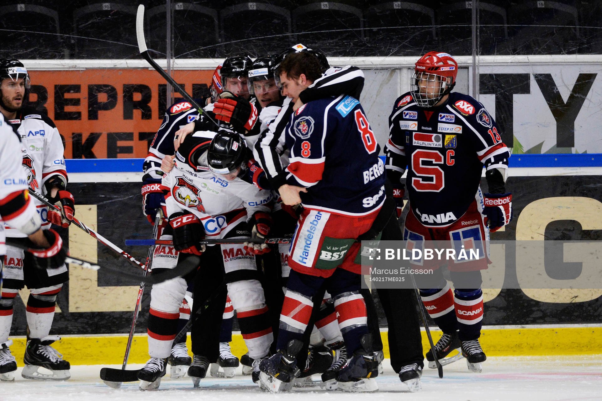 Malmö Redhawks Björn Svensson och  Södertäljes Mike