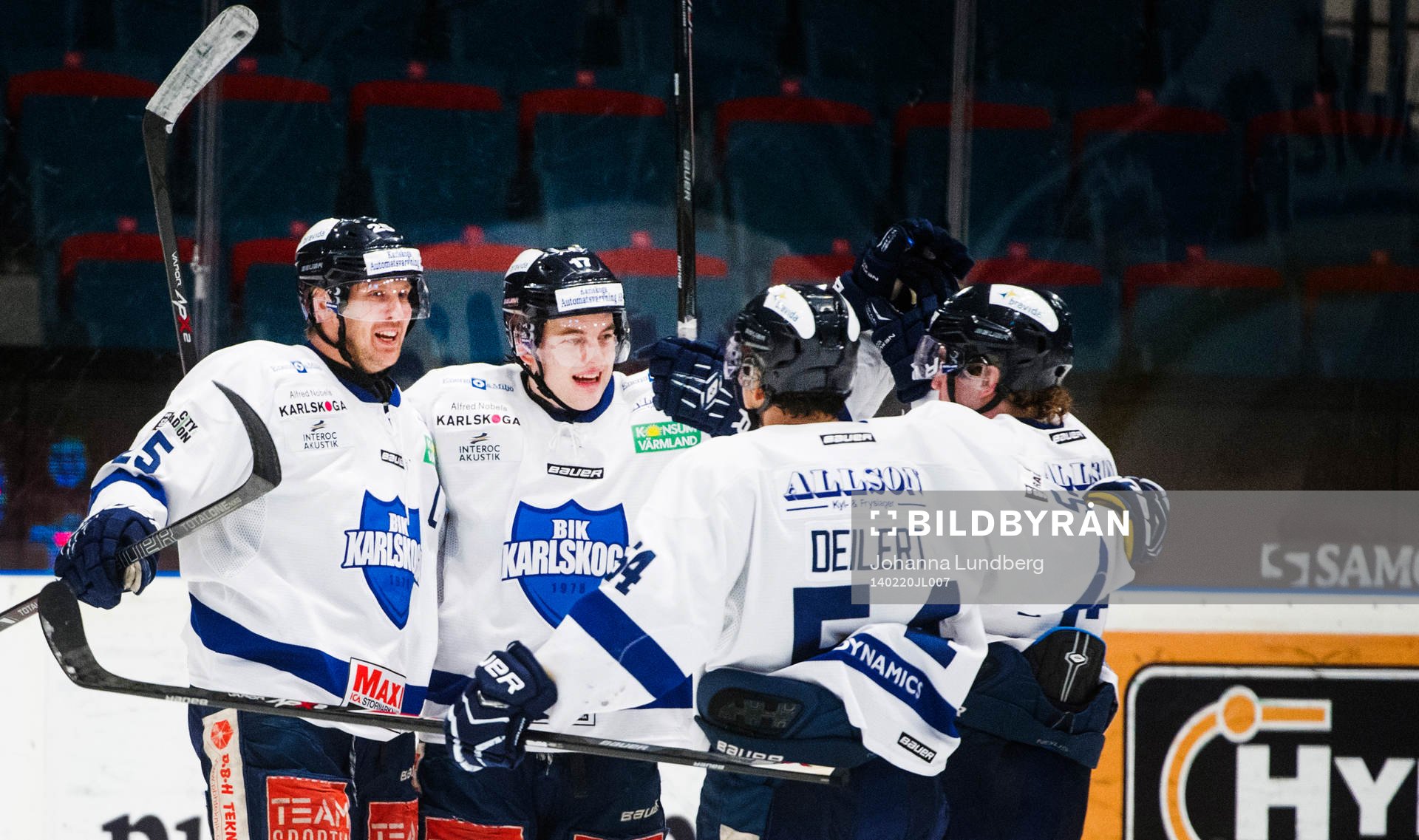 Karlskogas spelare jublar