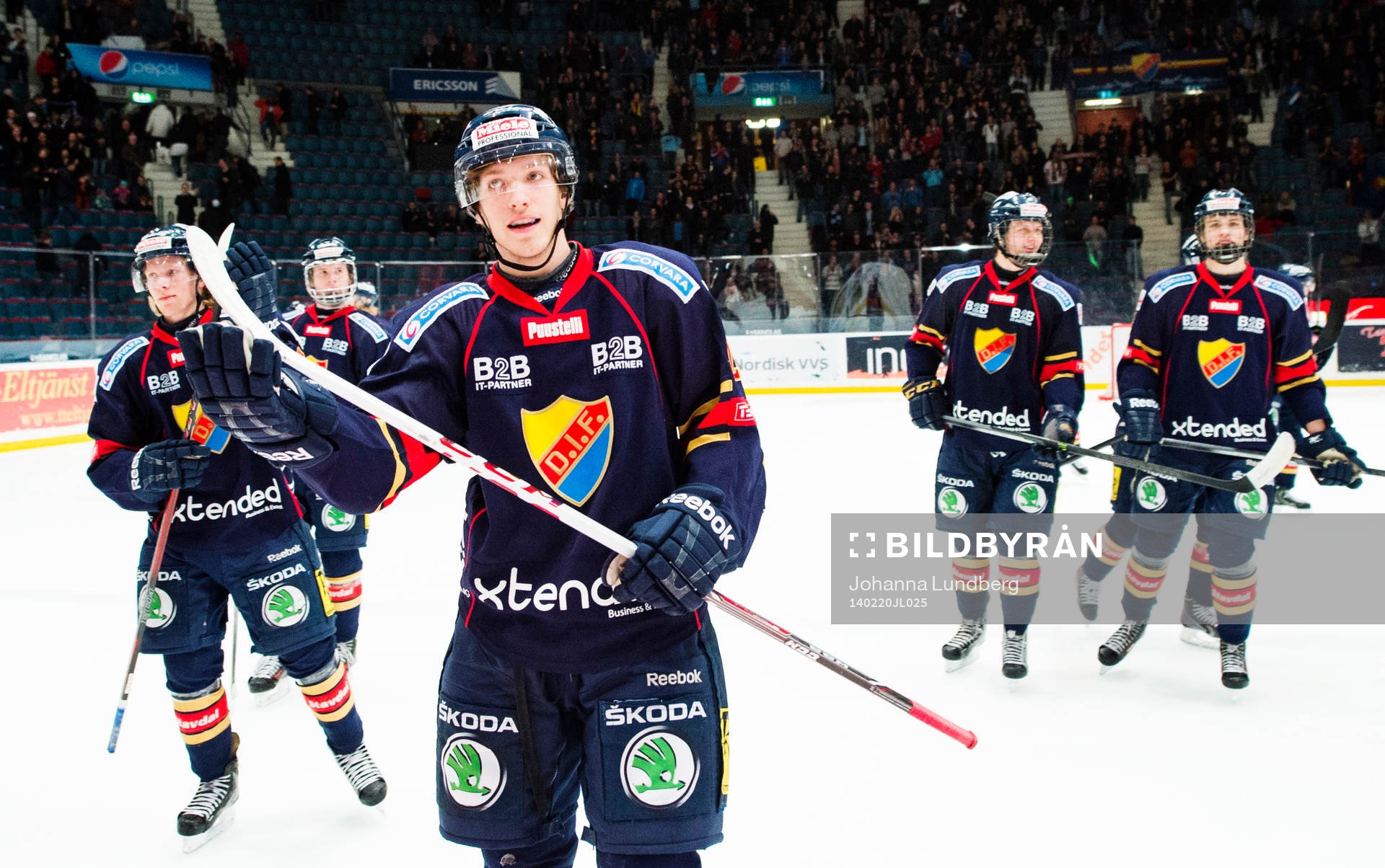 Djurgårdens Henrik Nyberg jublar och tackar publiken