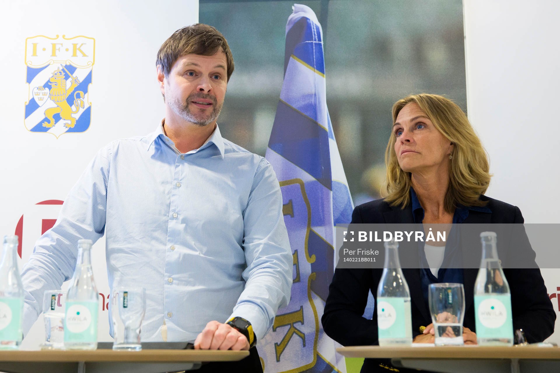 Karl Jartun (förslag till ordförande) och Kristina Cohn Lindhe pratar under en presskonferens den 21 februari 2014 i Göteborg .