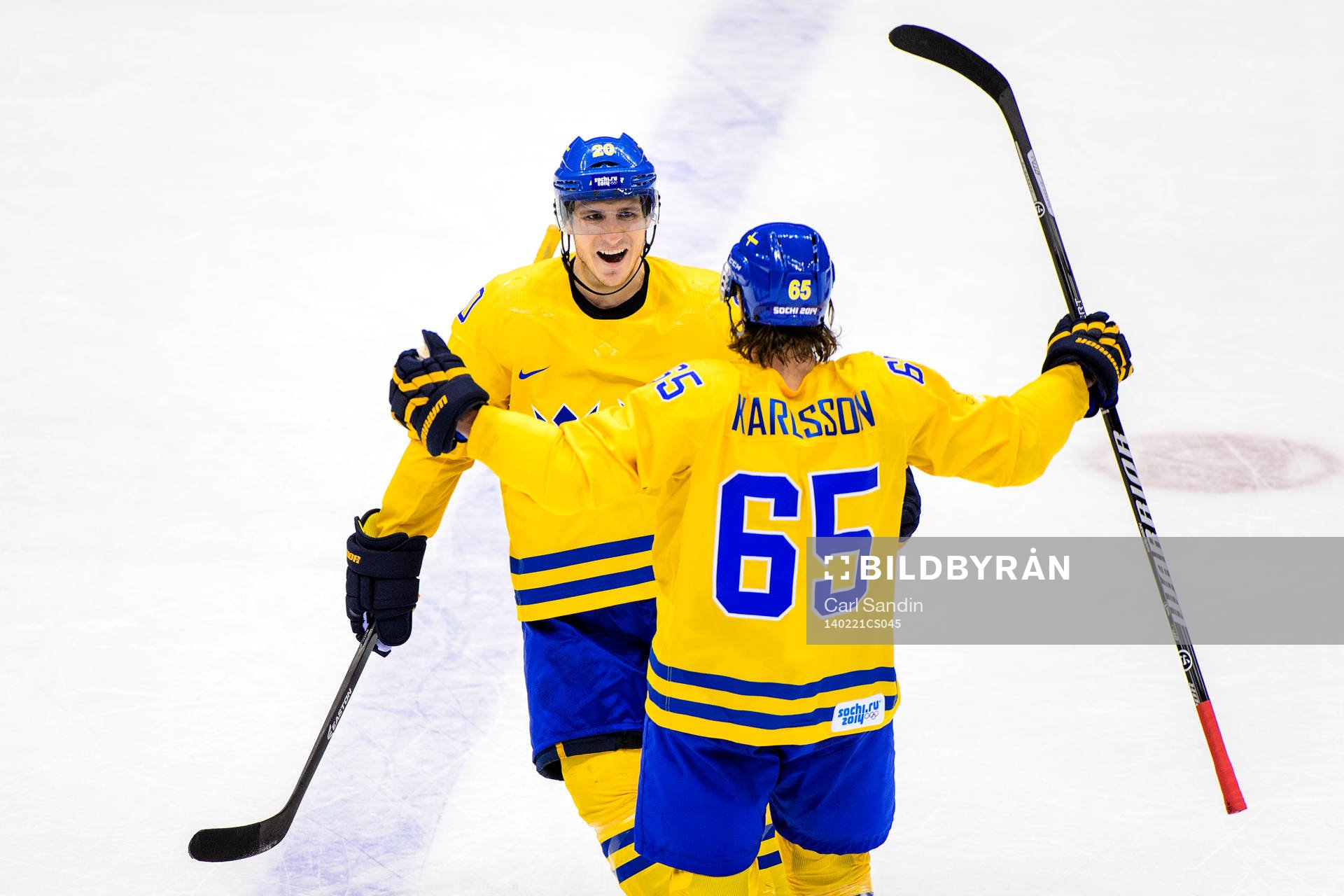 Sveriges Alexander Steen och Erik Karlsson jublar