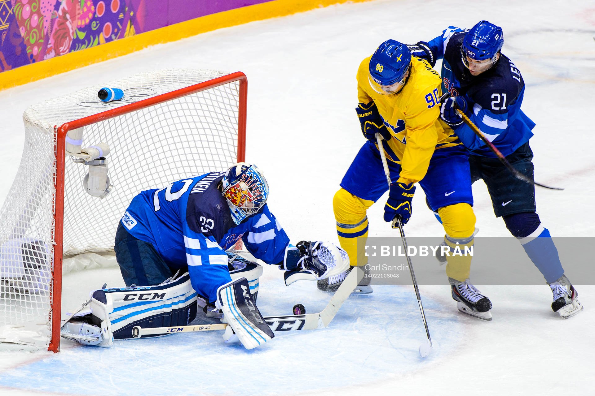 Sveriges Marcus Johansson jagas av Finlands Jori Lehterä