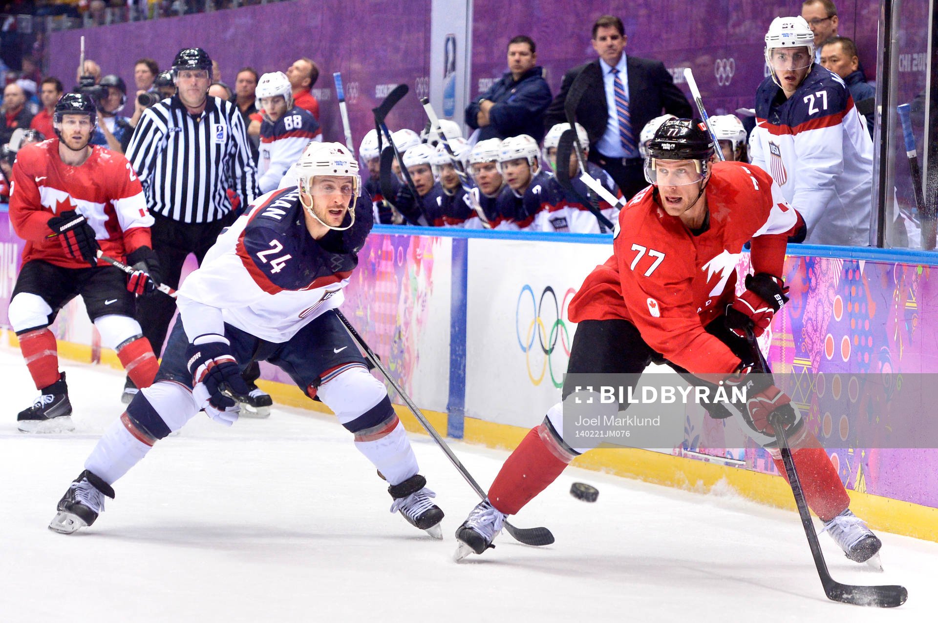 s Ryan Callahan jagar Kanadas Jeff Carter