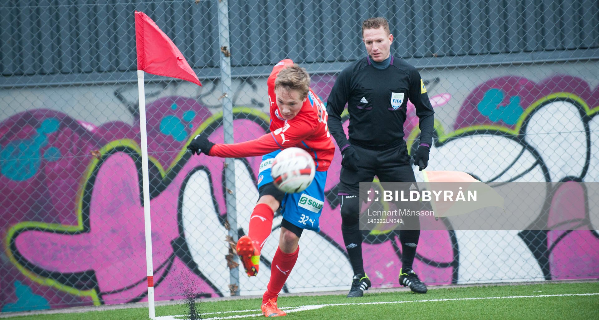 Helsingborgs Gustav Jarl inlägg i träningsmatchen mellan Helsingborg och Lyngby i Helsingborg 22 februari 2014.