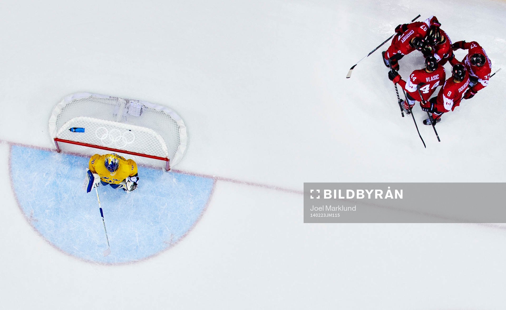 Sveriges målvakt Henrik Lundqvist deppar samtidigt som