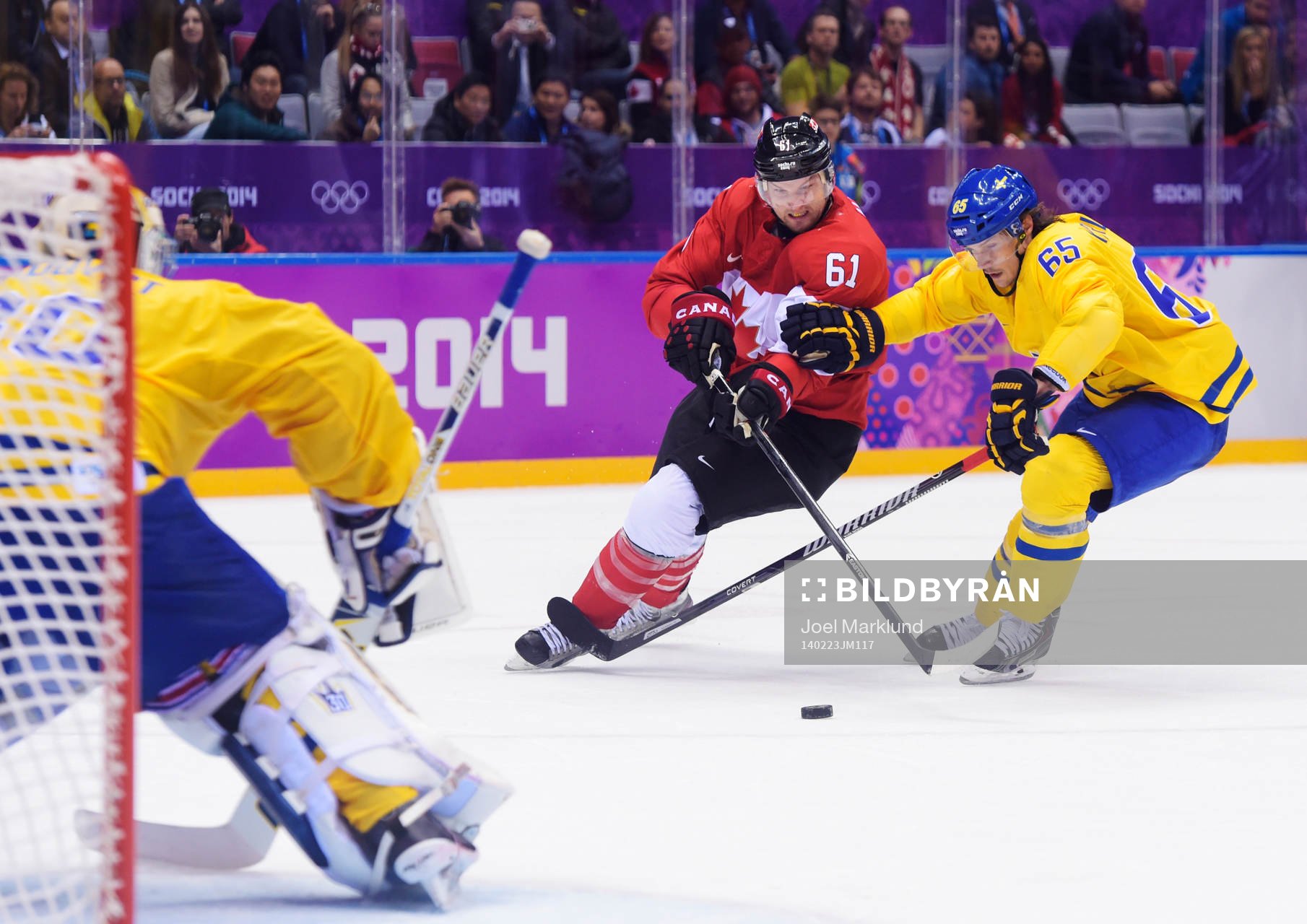 Kanadas Rick Nash utmanar Sveriges Erik Karlsson