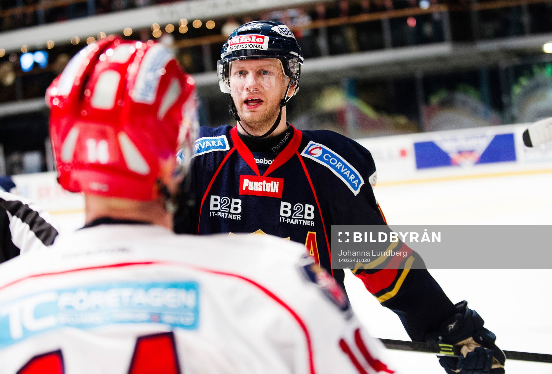 Djurgårdens Michael Holmqvist  i ordväxling med