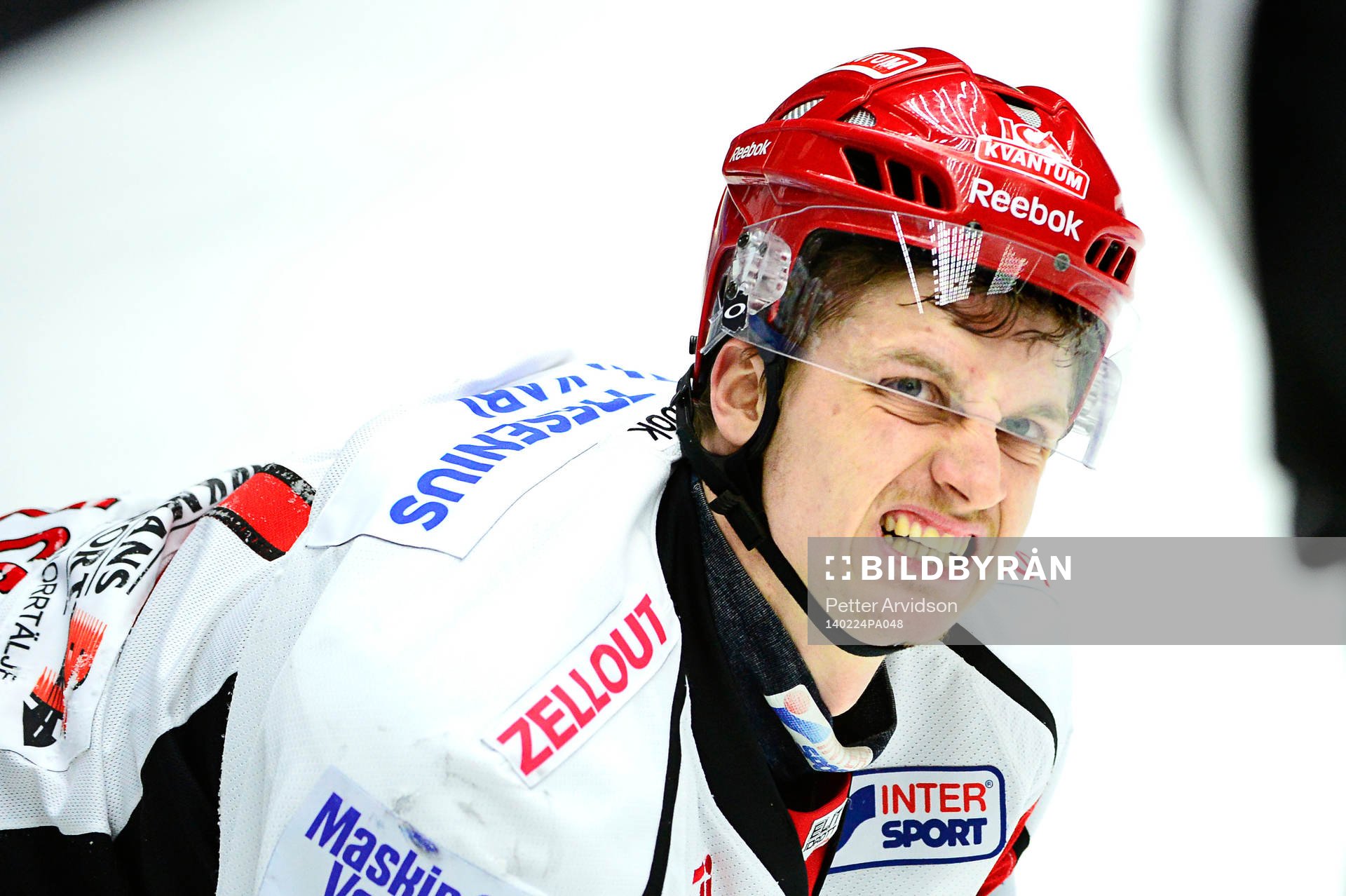 Almtunas Martin Karlsson gestikulerar