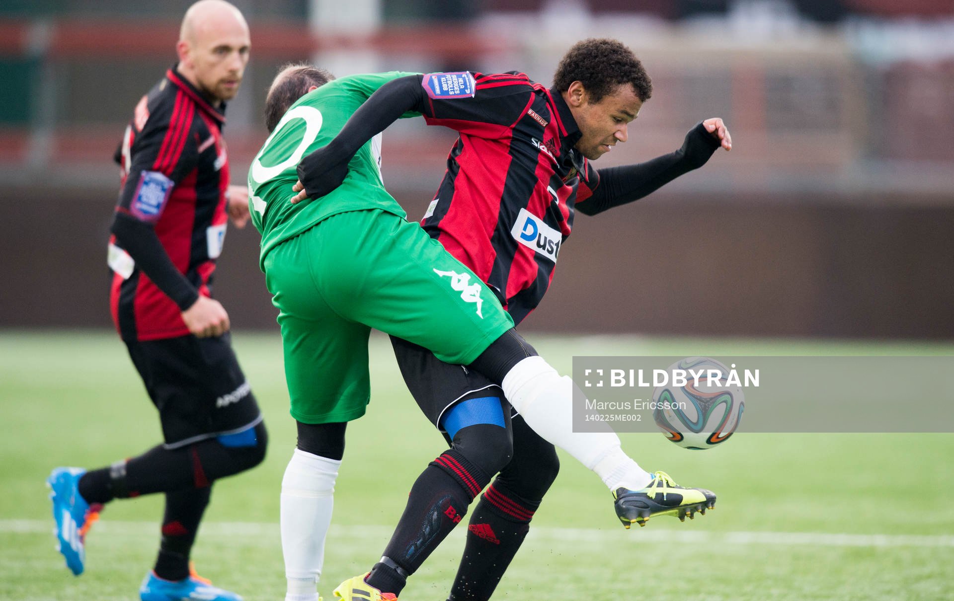 Hammarbys Kennedy Bakircioglü och BPs Serge-Junior