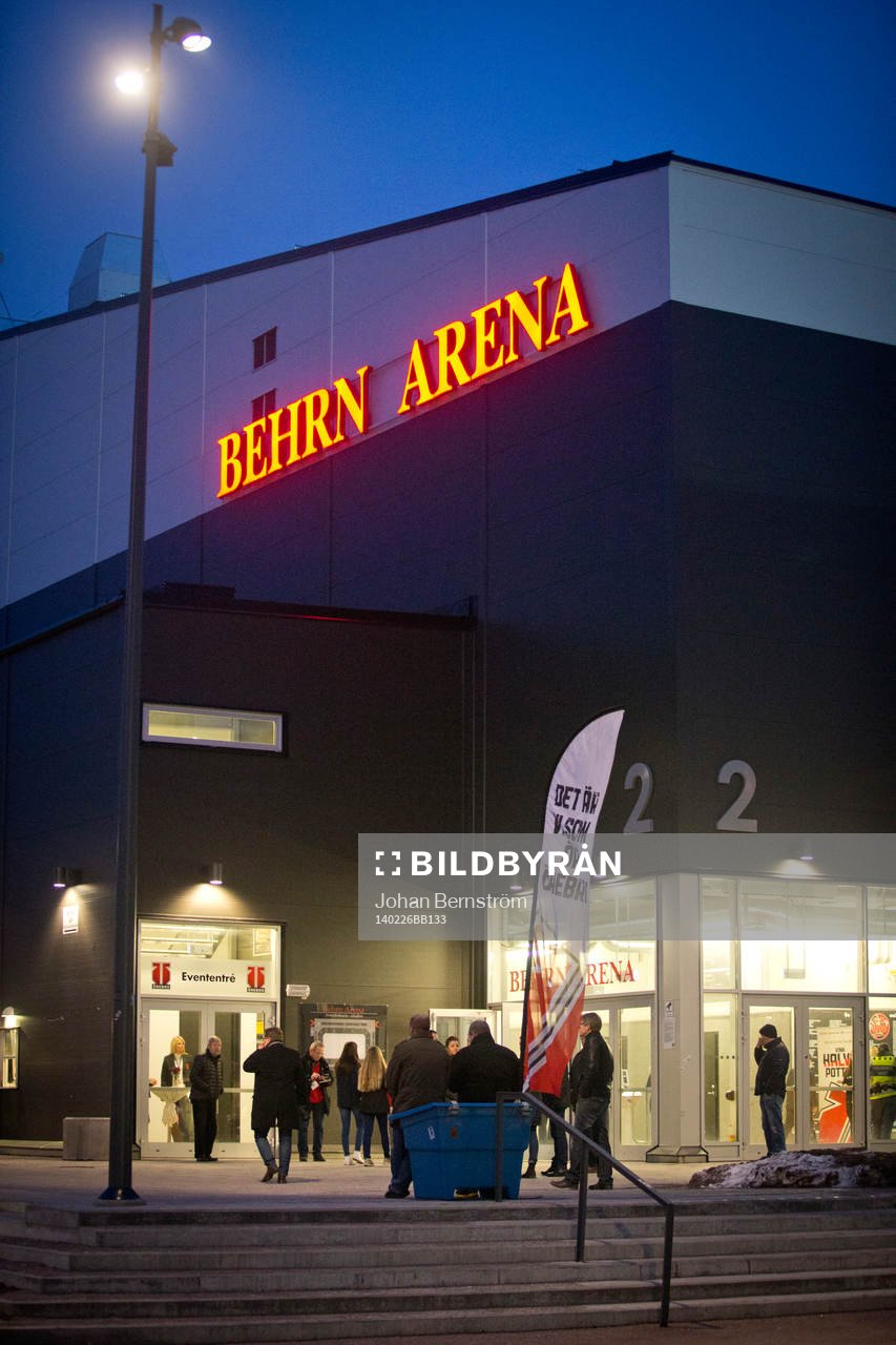 Exteriör utanför ishallen Behrn Arena i SHL mellan