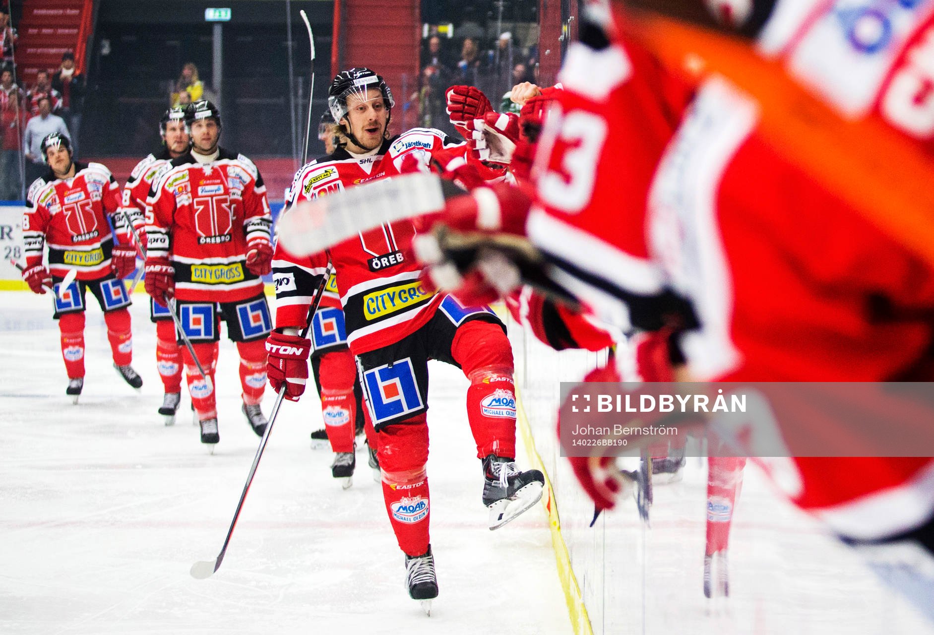 Örebros Henrik Löwdahl gör 1-0 och jublar med Örebros