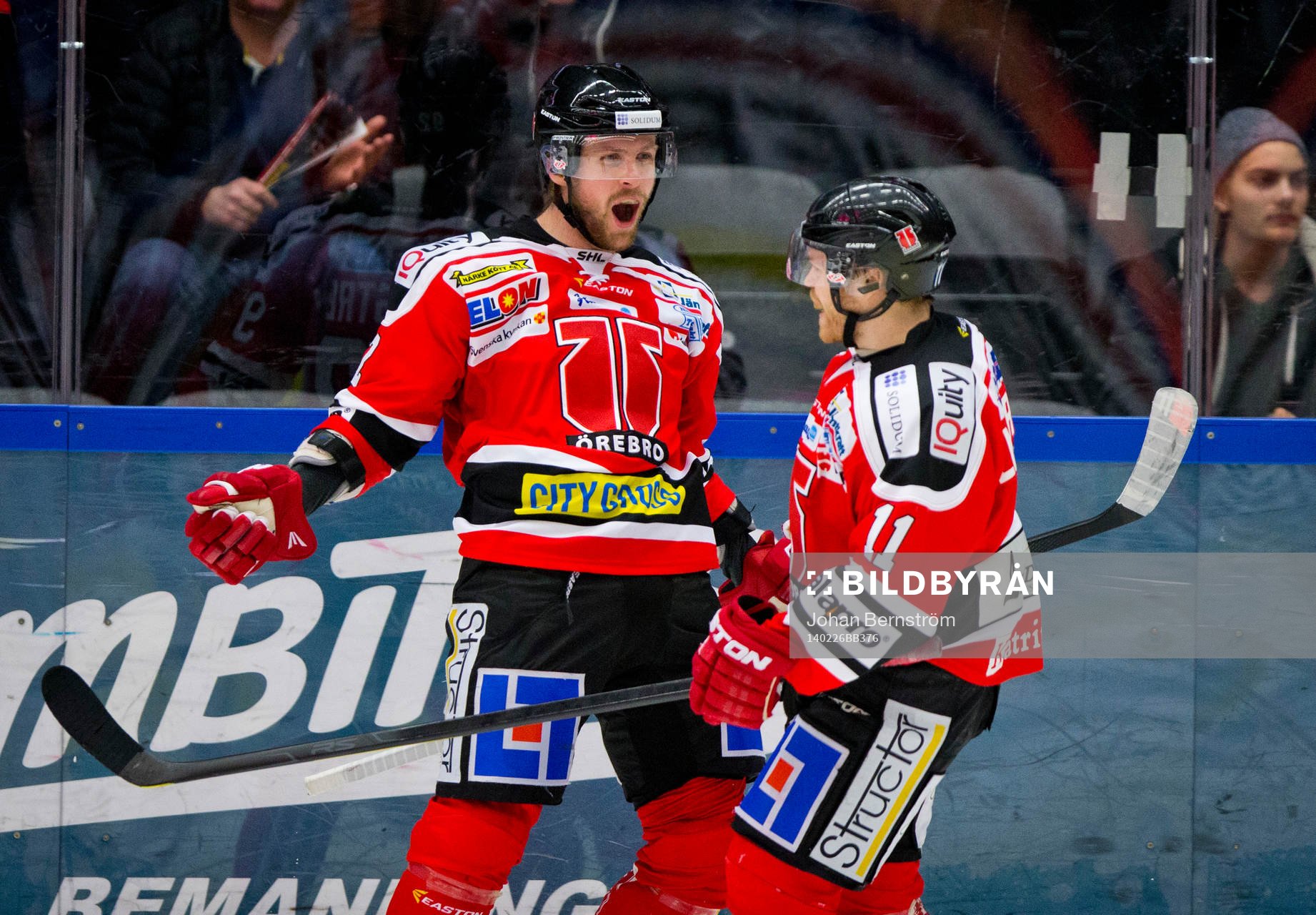 Örebros Robin Dahlstrøm gör 4-0 jublar i SHL mellan