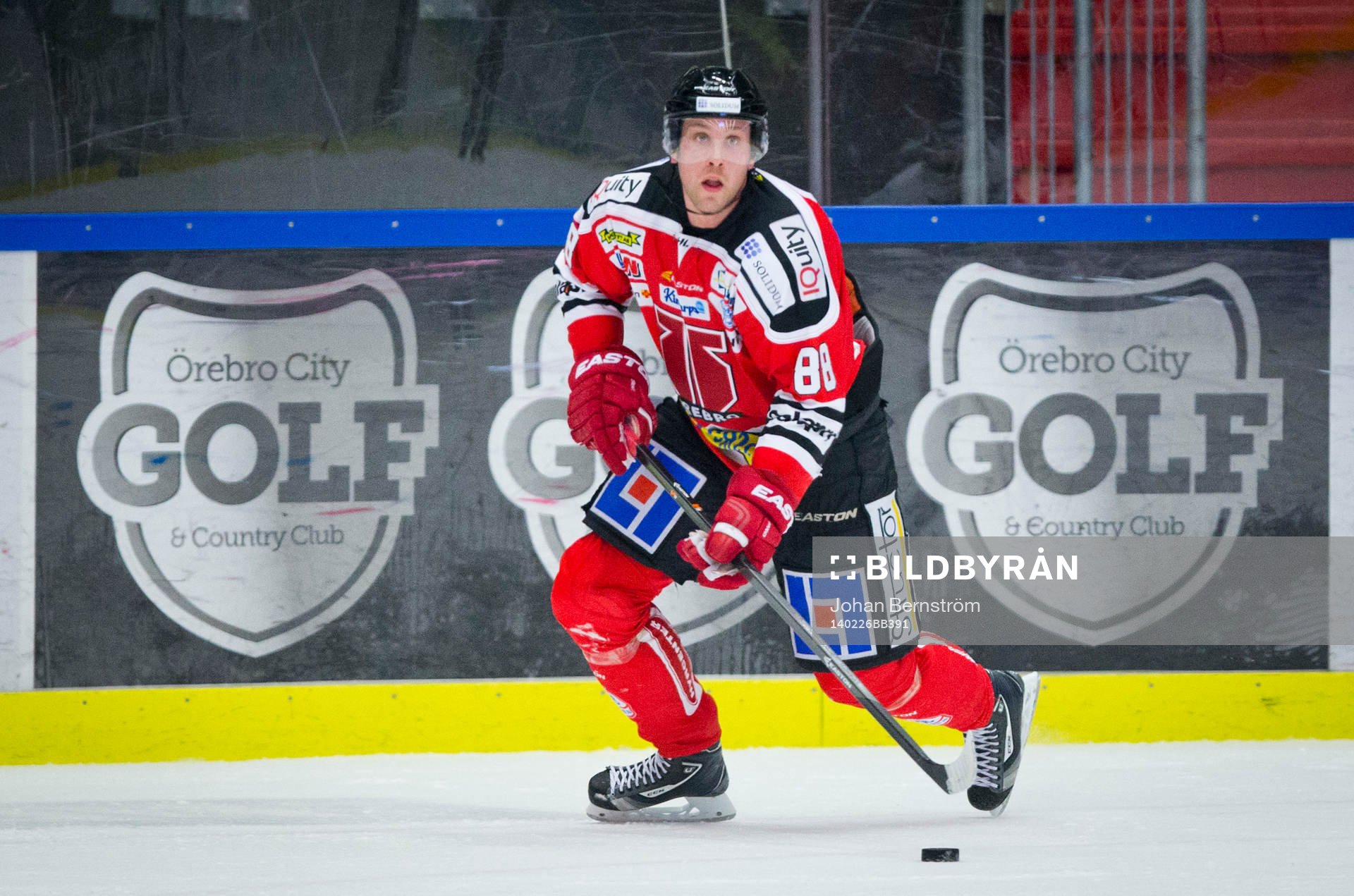 Örebros Viktor Ekbom i SHL mellan Örebro och Frölunda