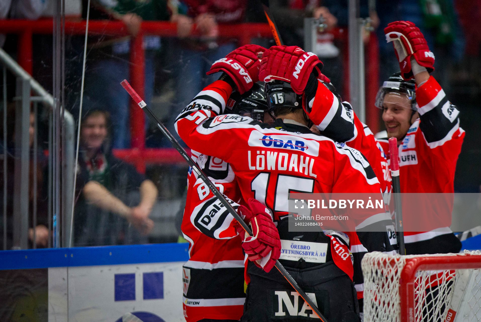 Örebros Henrik Löwdahl jublar i SHL mellan Örebro och