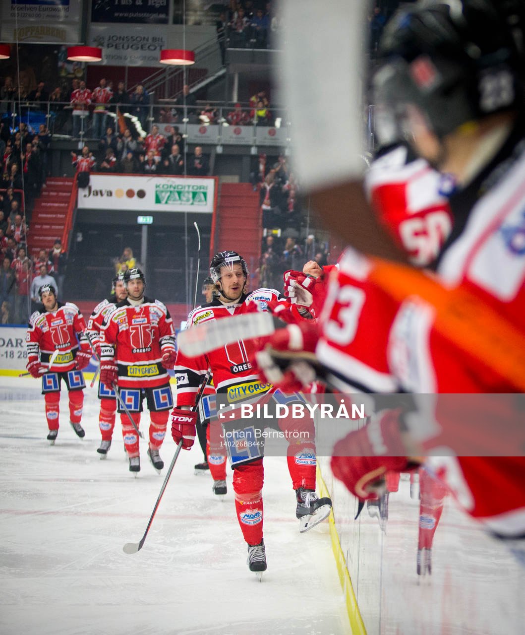 Örebros Henrik Löwdahl gör 1-0 och jublar med Örebros