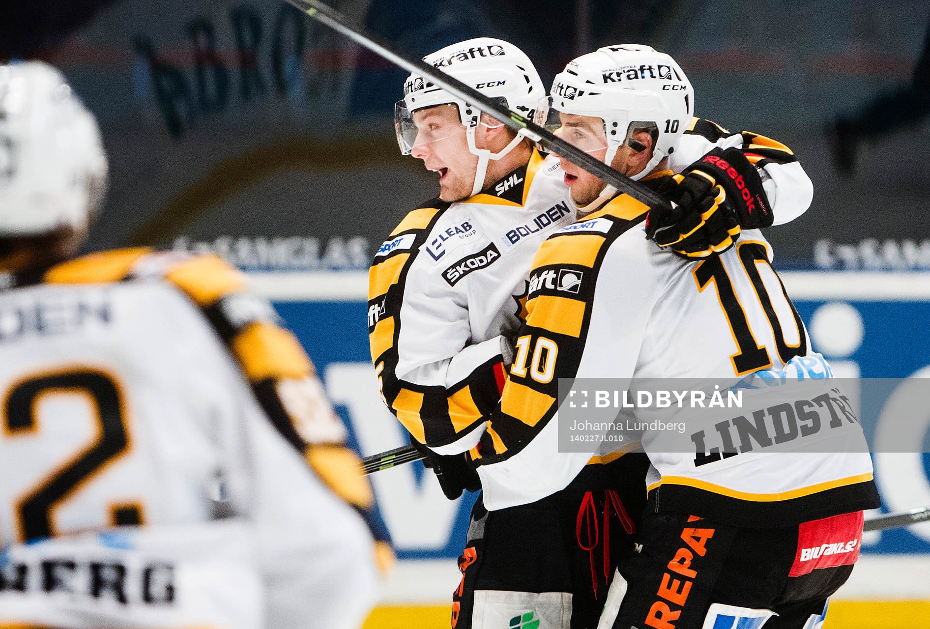 Skellefteås Oscar Möller  och Joakim Lindström  jublar
