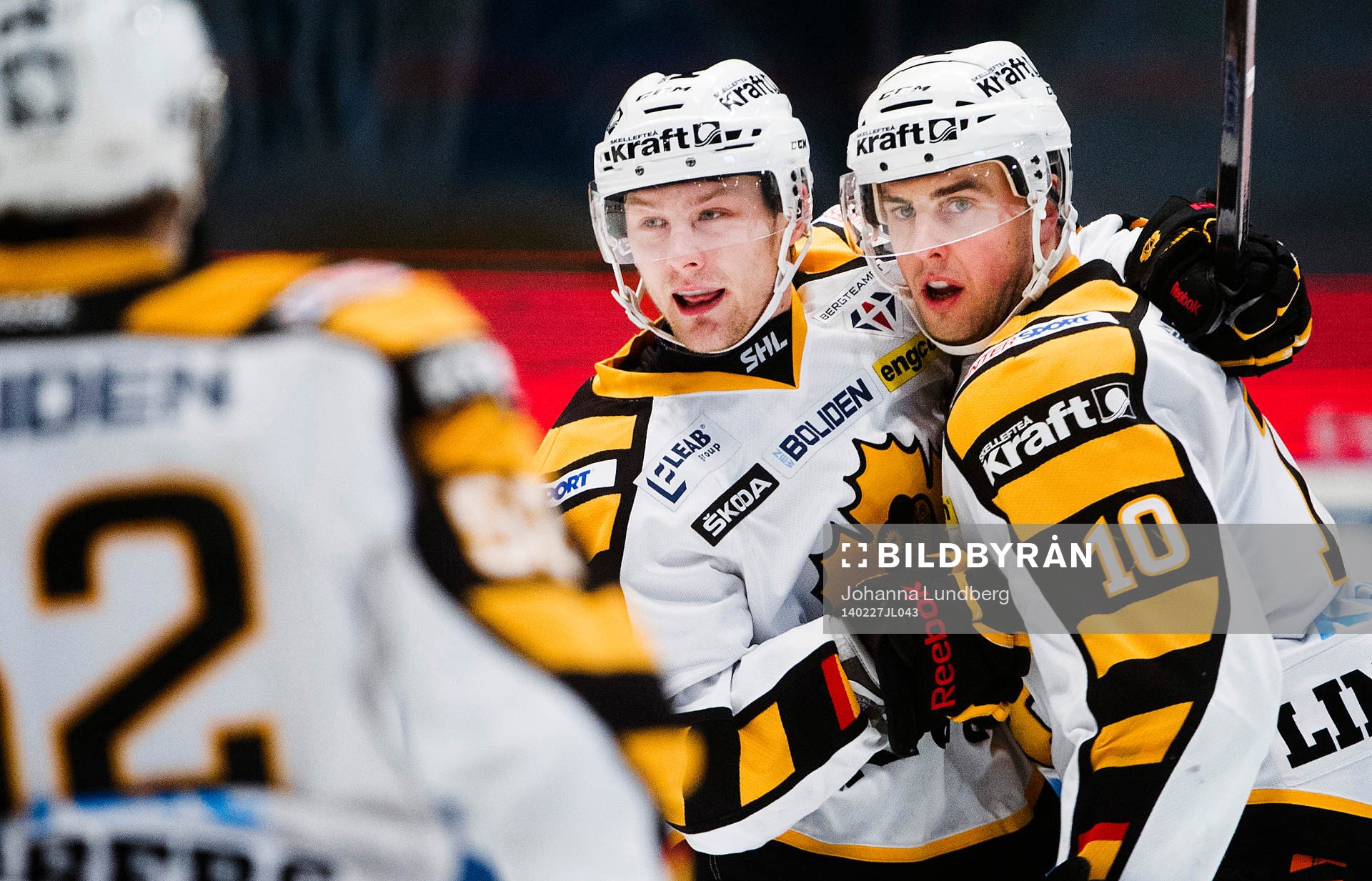 Skellefteås Oscar Möller  och Joakim Lindström  jublar
