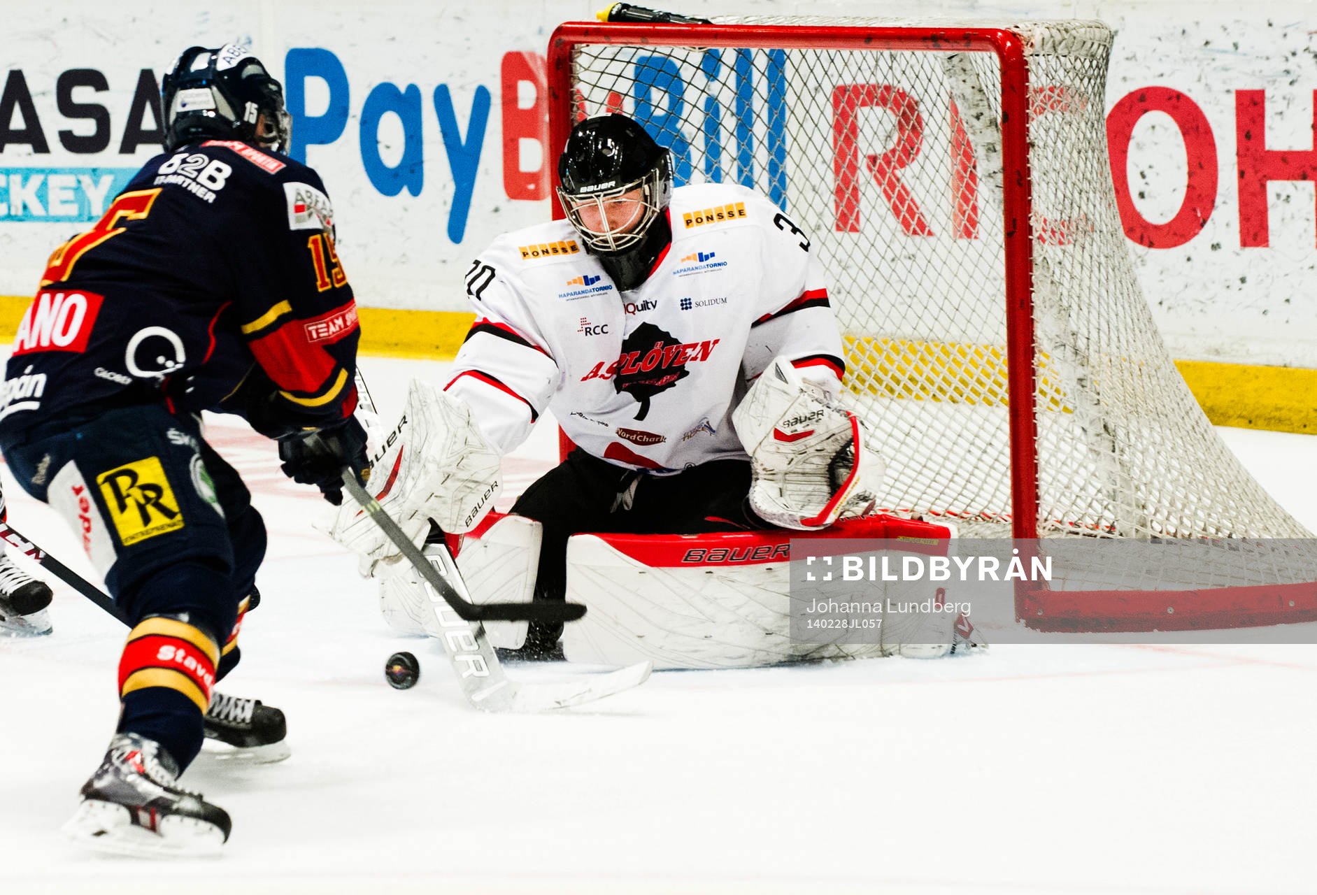 Djurgårdens Steve Saviano  mot Asplövens målvakt Joel