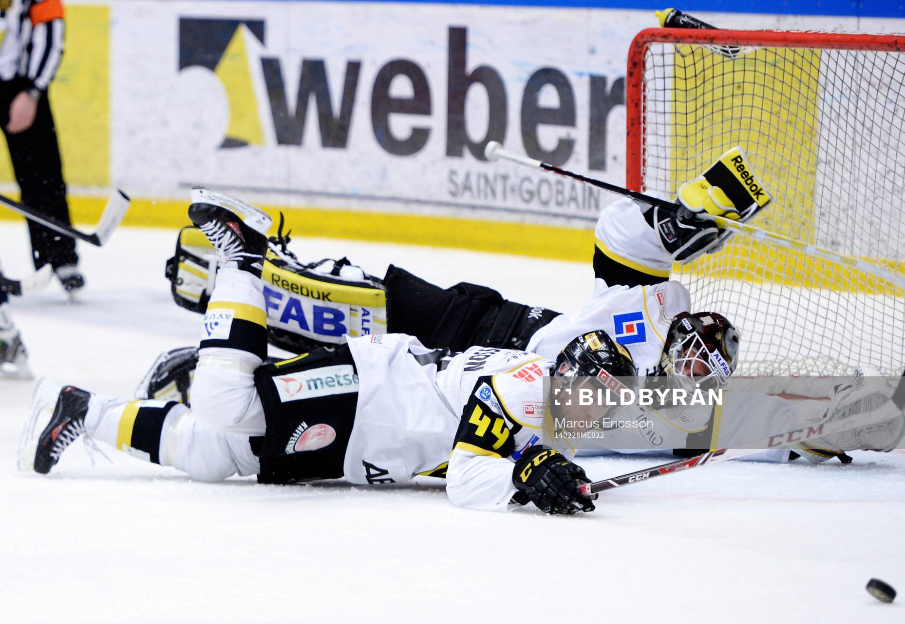 Västerås Stefan Legein slänger sig och täcker