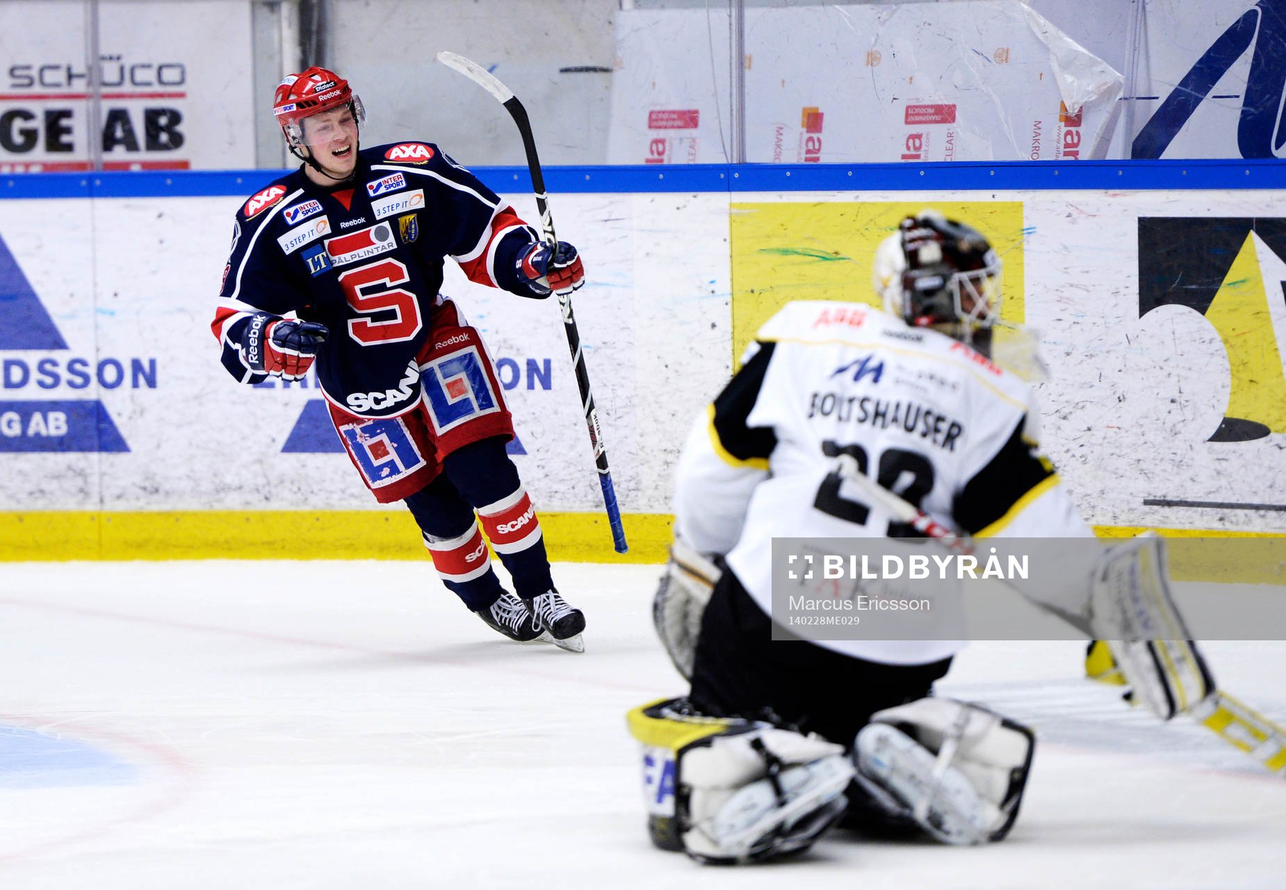 Södertäljes Sebastian Bengtsson jublar